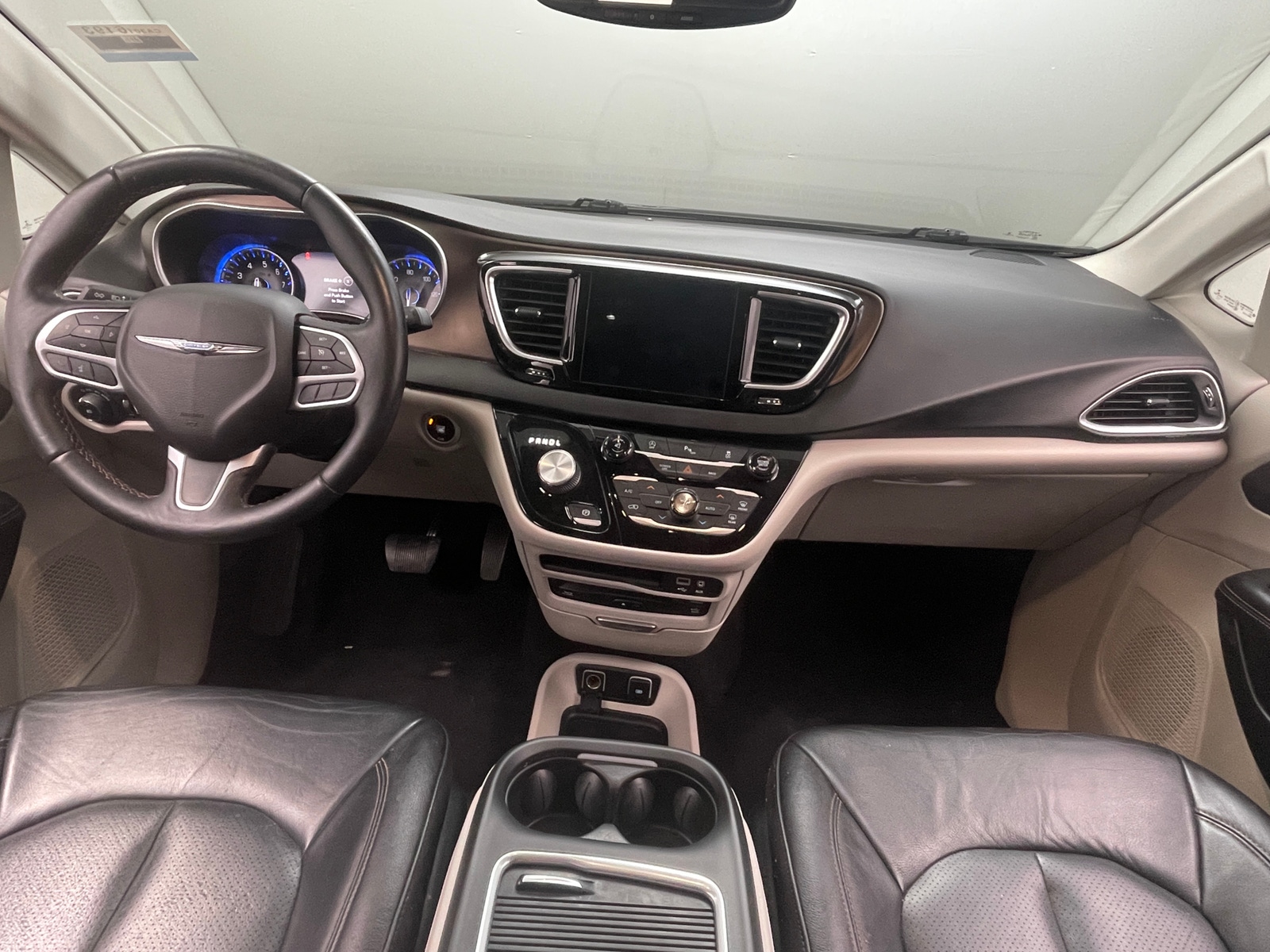 Thumbnail: 2017 Chrysler Pacifica - 2