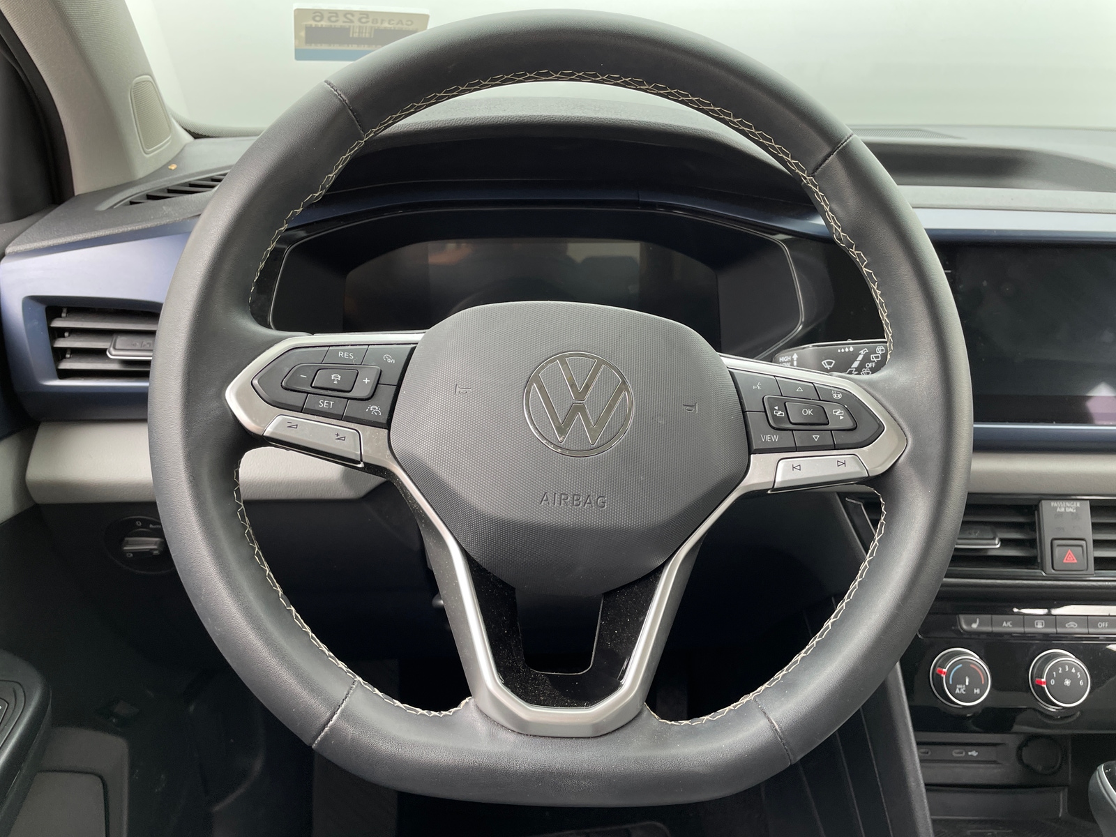 Thumbnail: 2023 Volkswagen Taos - 4