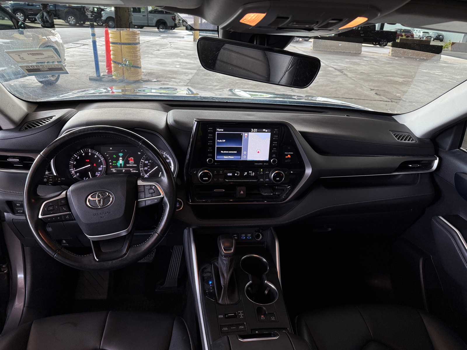 Thumbnail: 2022 Toyota Highlander - 2