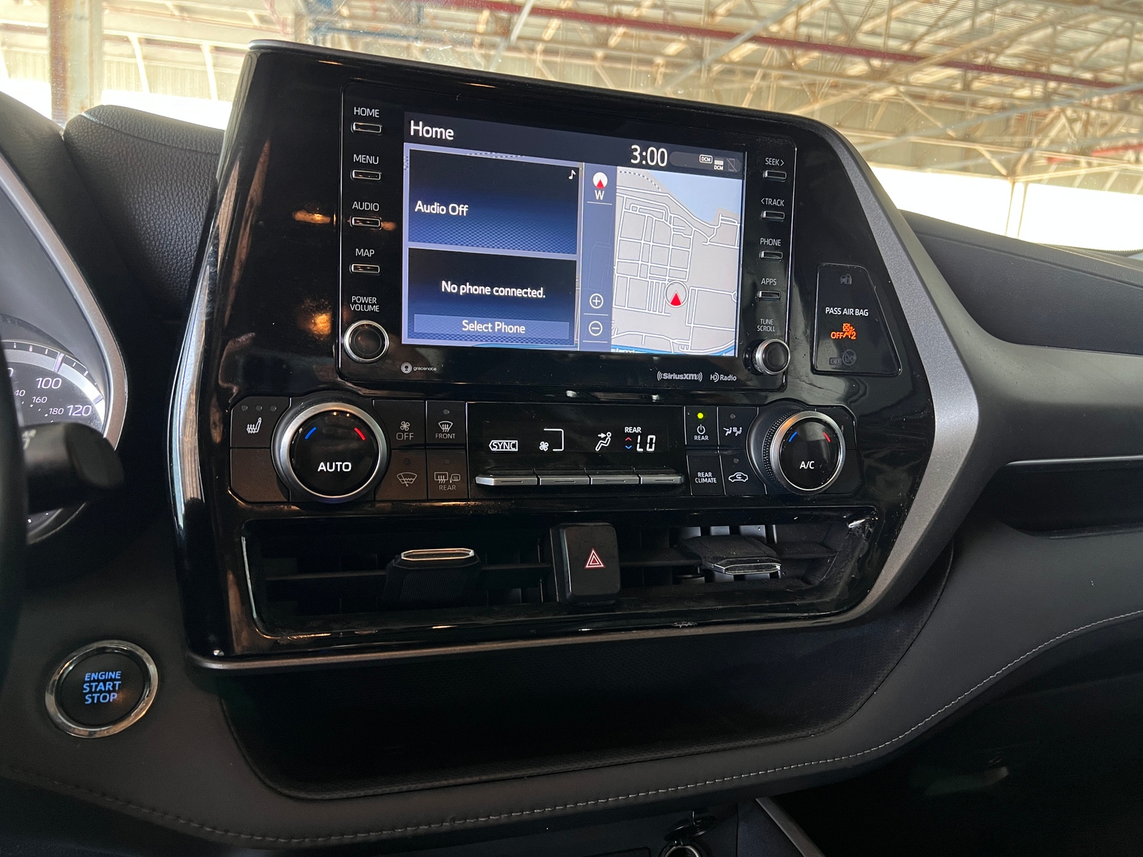 Thumbnail: 2022 Toyota Highlander - 3