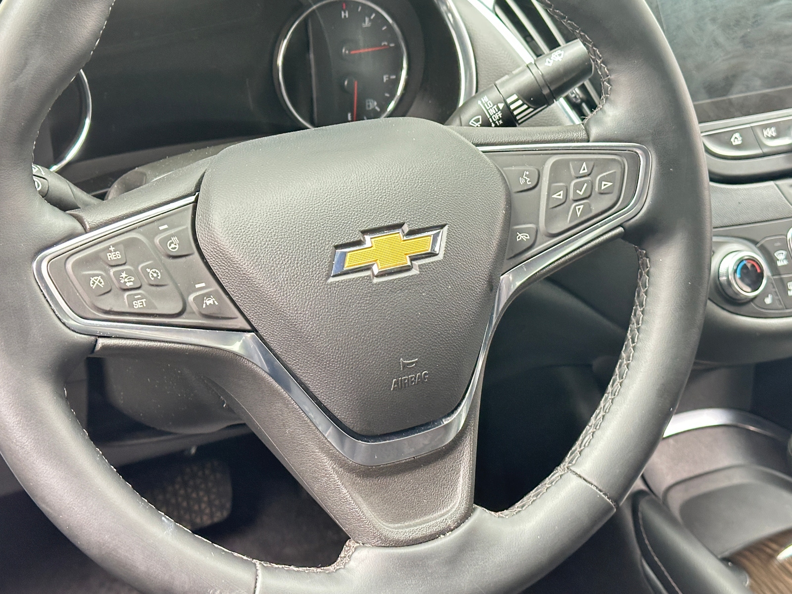 Thumbnail: 2024 Chevrolet Malibu - 4