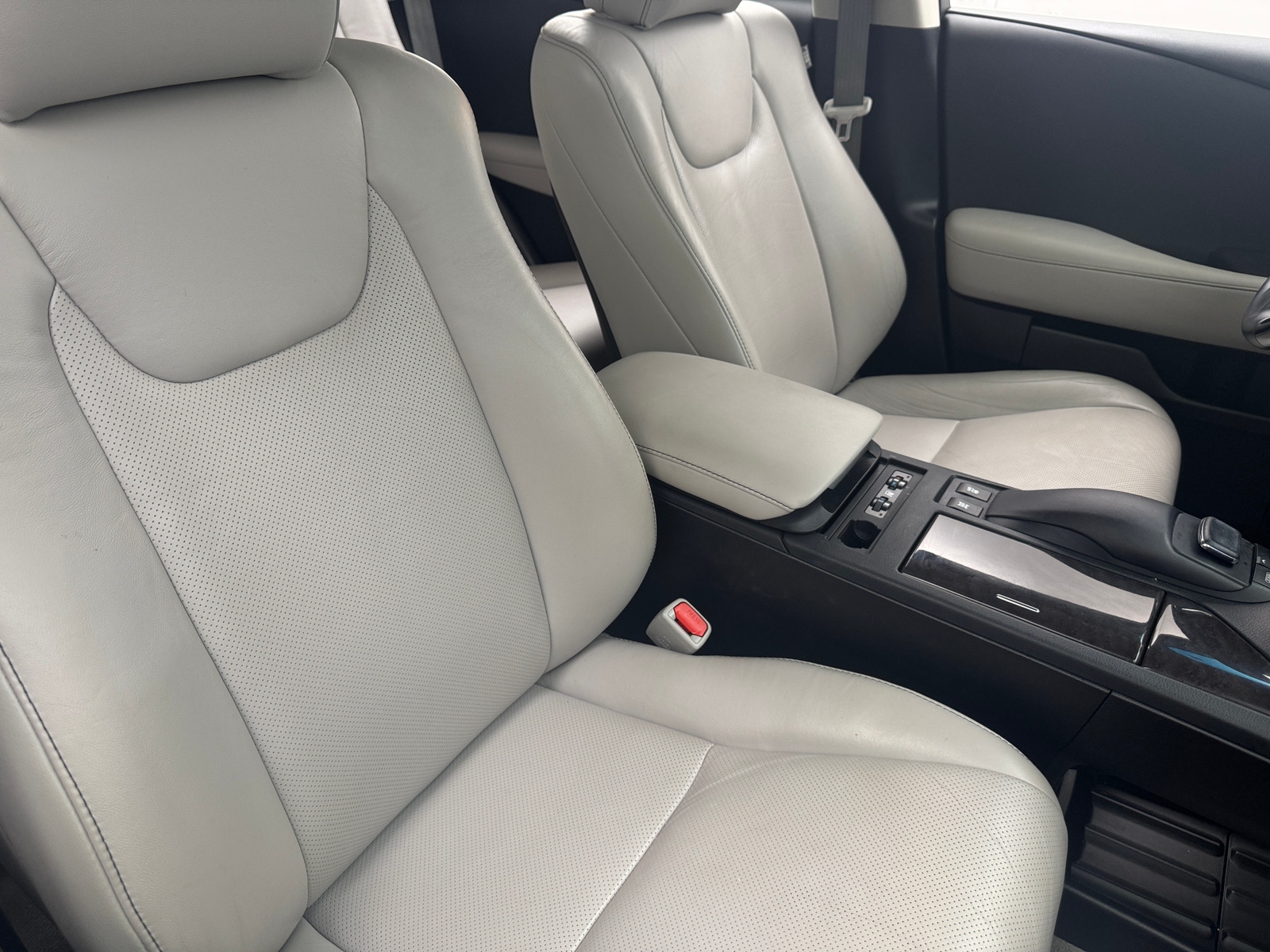 Thumbnail: 2015 Lexus RX - 2