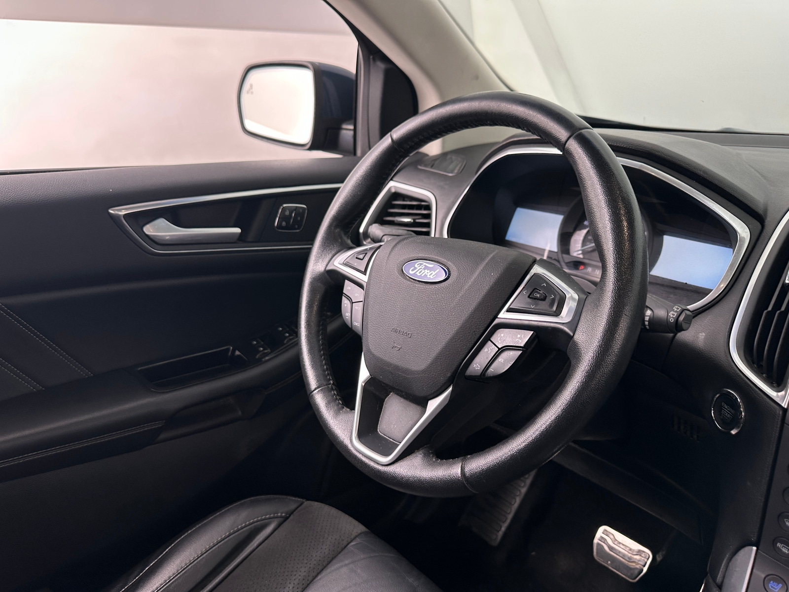 Thumbnail: 2016 Ford Edge - 4