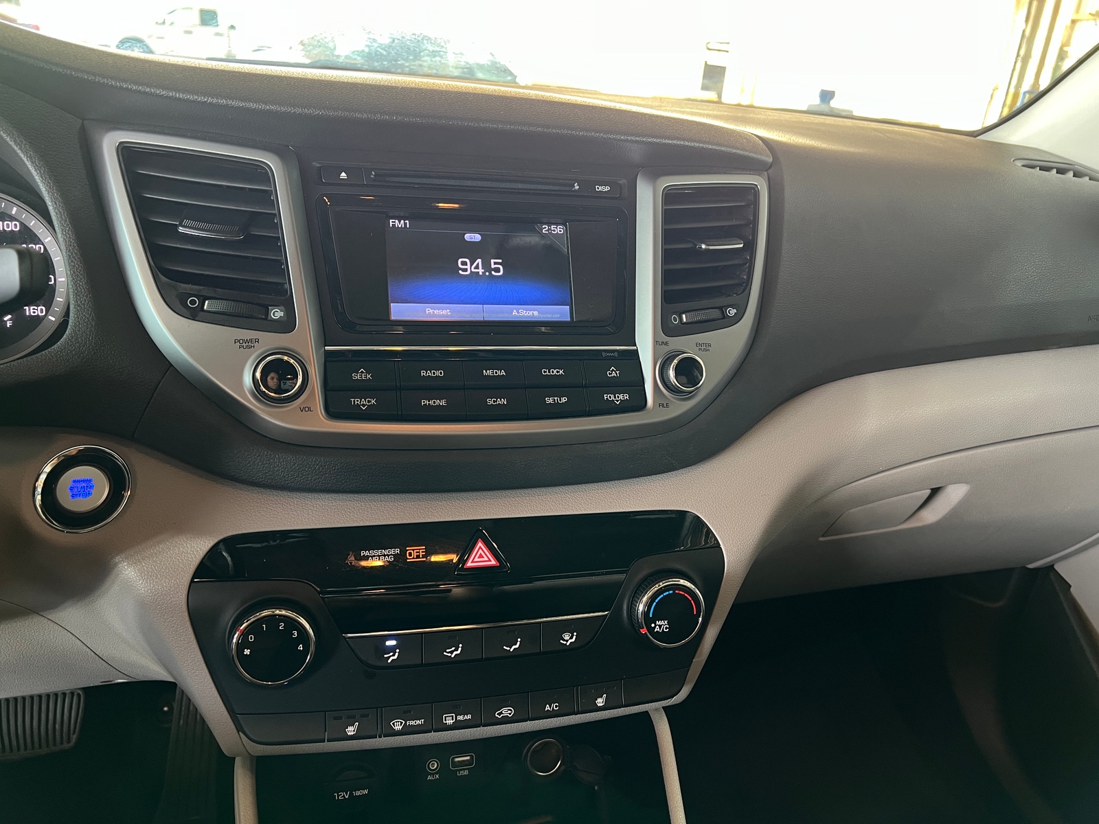 Thumbnail: 2016 Hyundai Tucson - 4