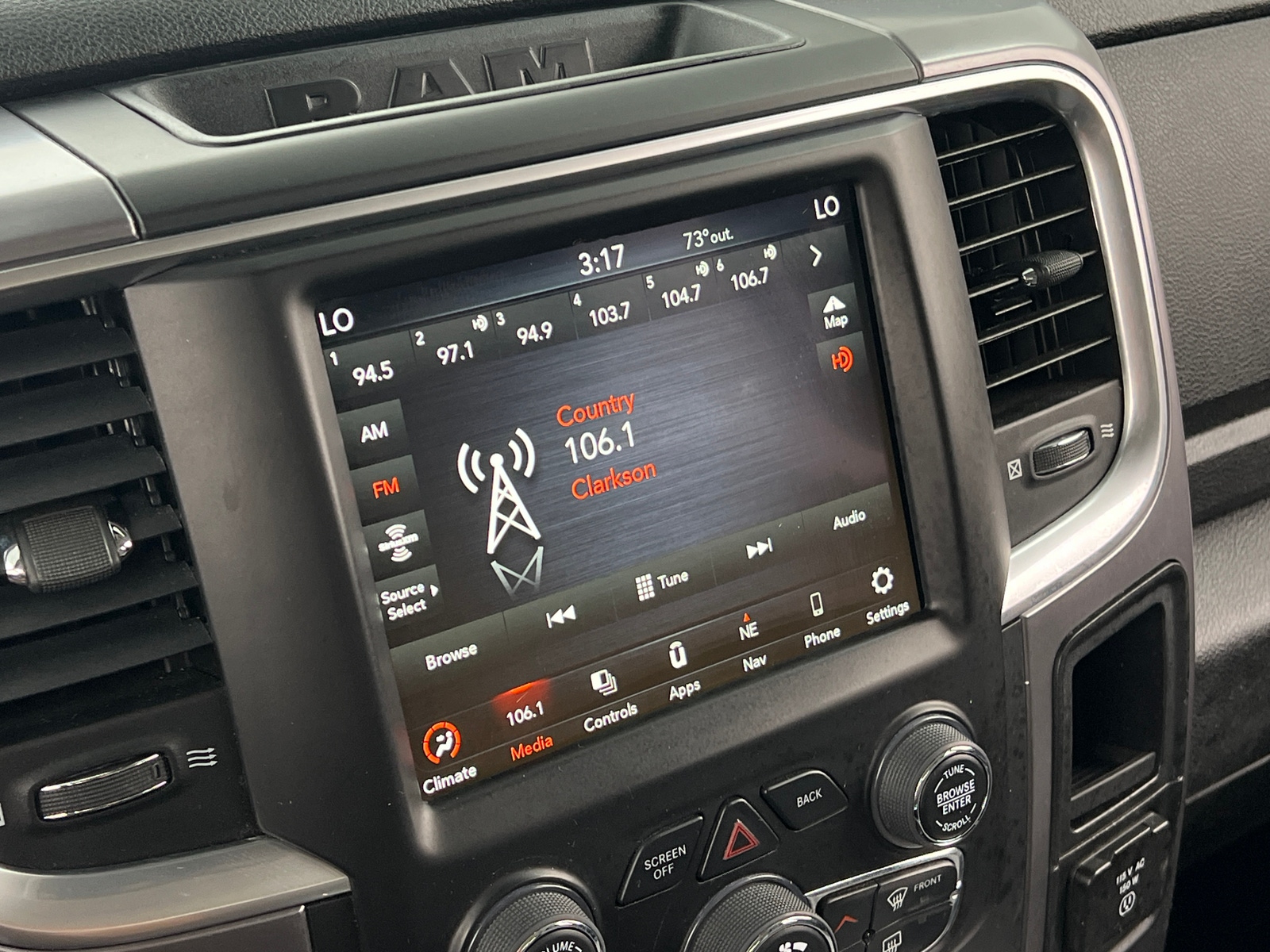 Thumbnail: 2023 RAM 1500 Classic - 4