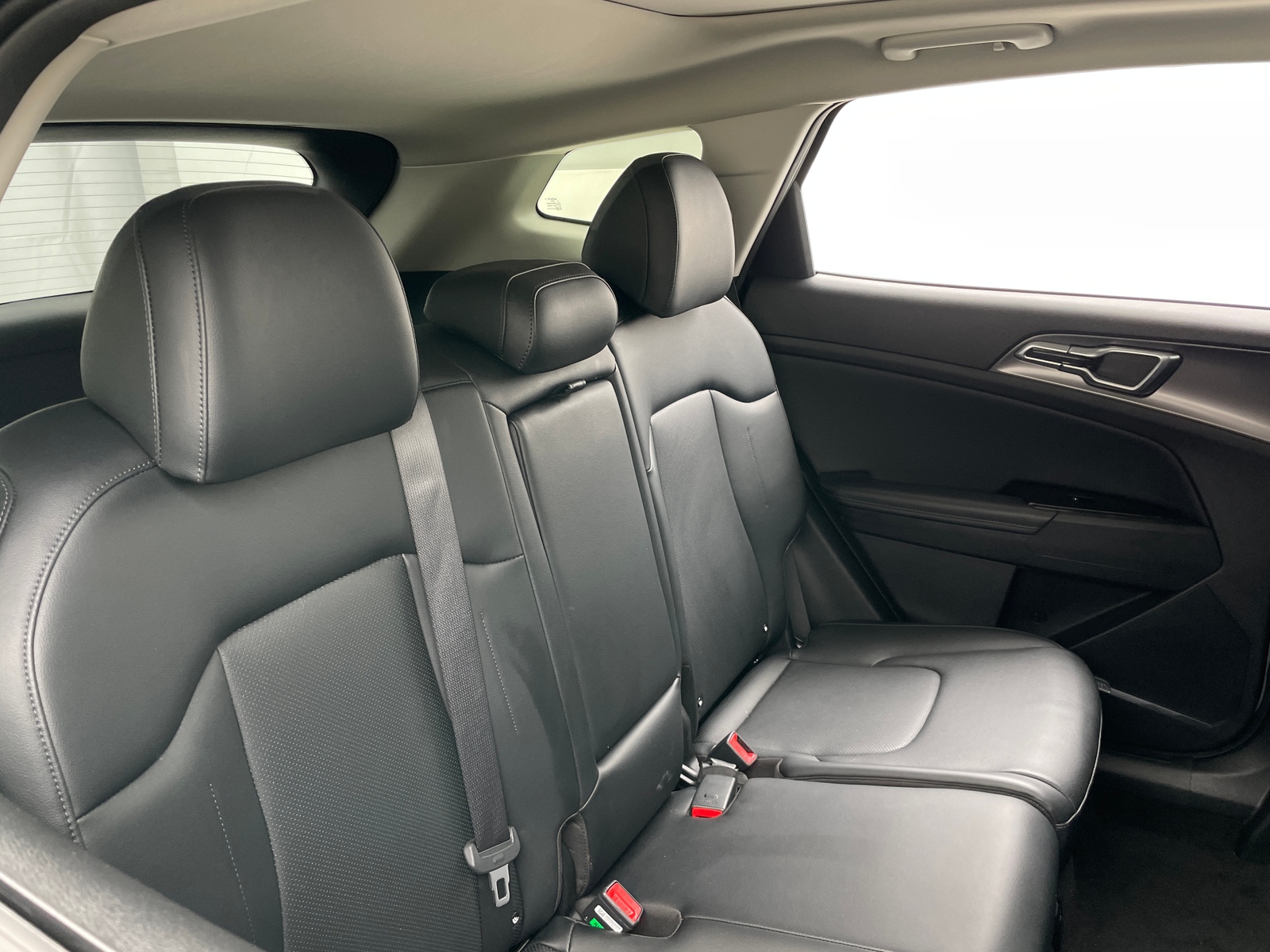 Thumbnail: 2023 Kia Sportage - 5