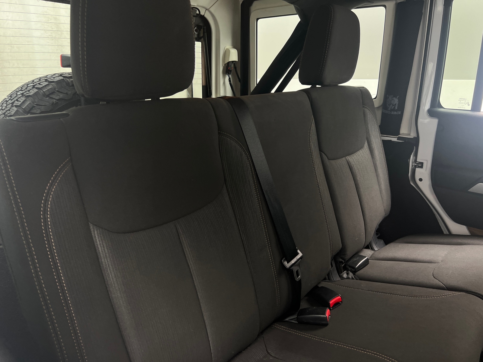 Thumbnail: 2016 Jeep Wrangler - 6
