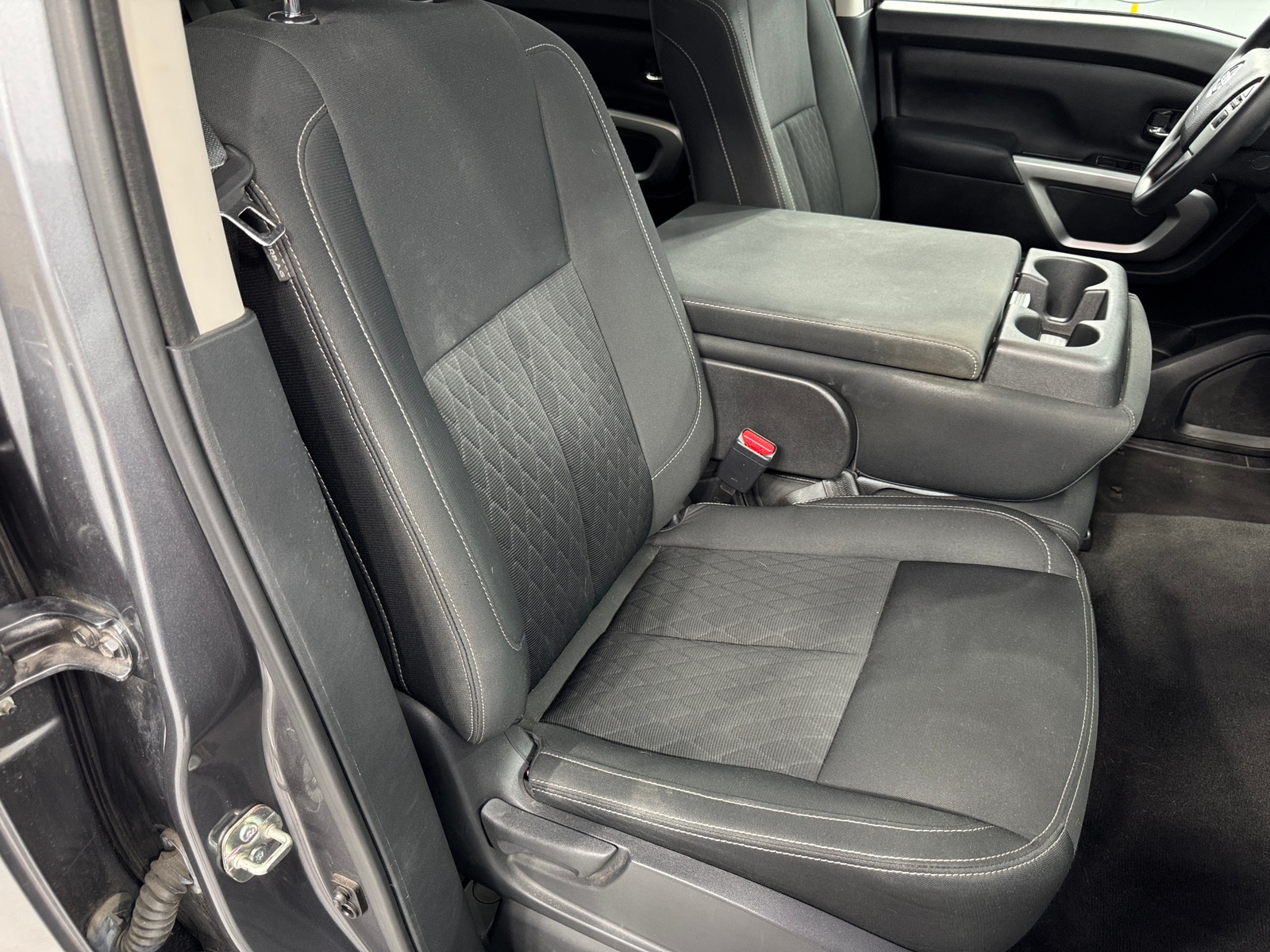 Thumbnail: 2019 Nissan Titan - 2