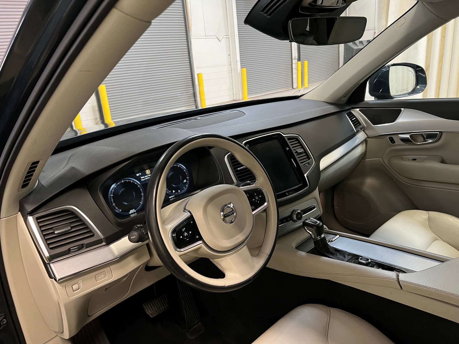 Thumbnail: 2018 Volvo XC90 - 2