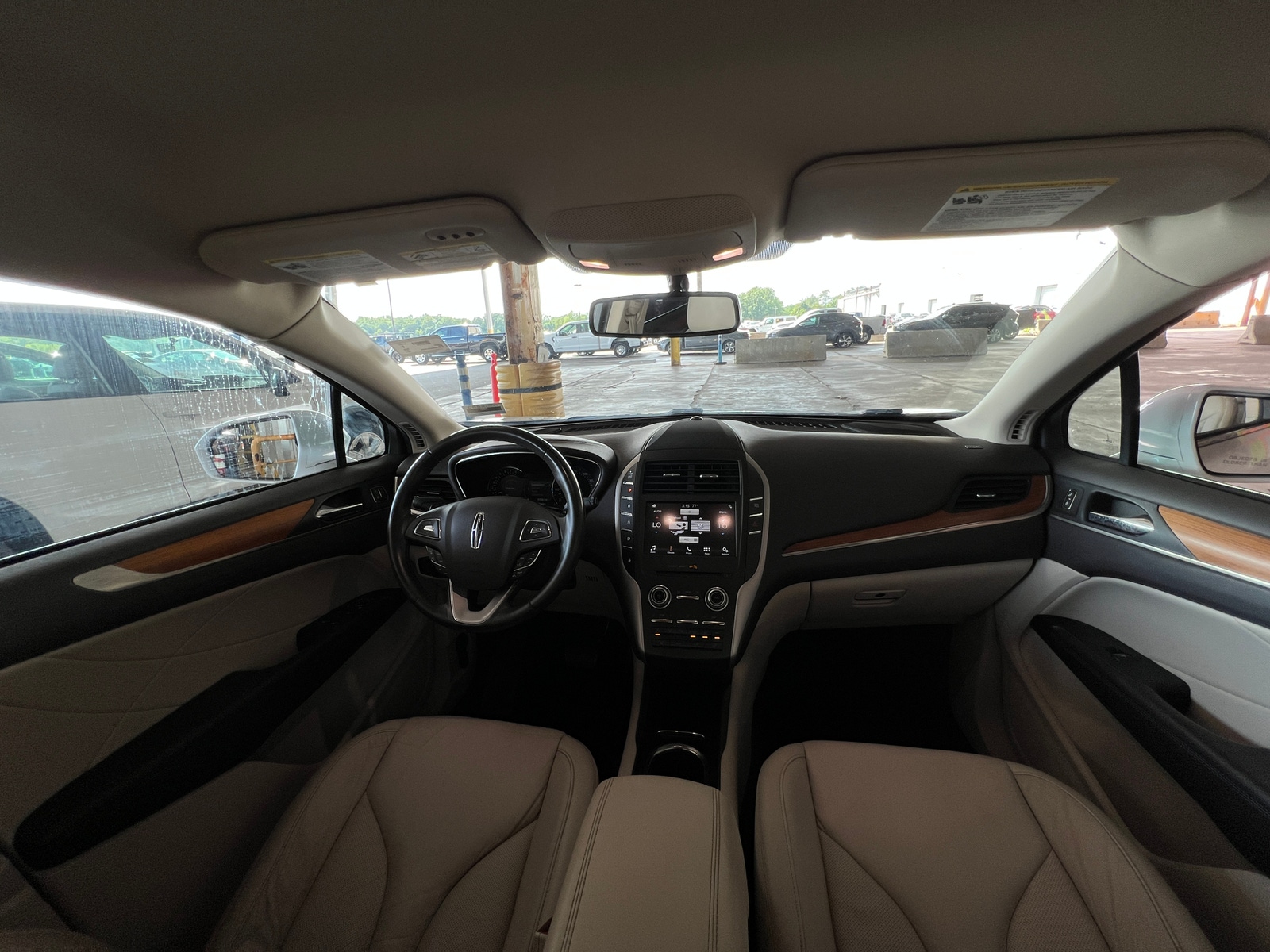 Thumbnail: 2017 Lincoln MKC - 2