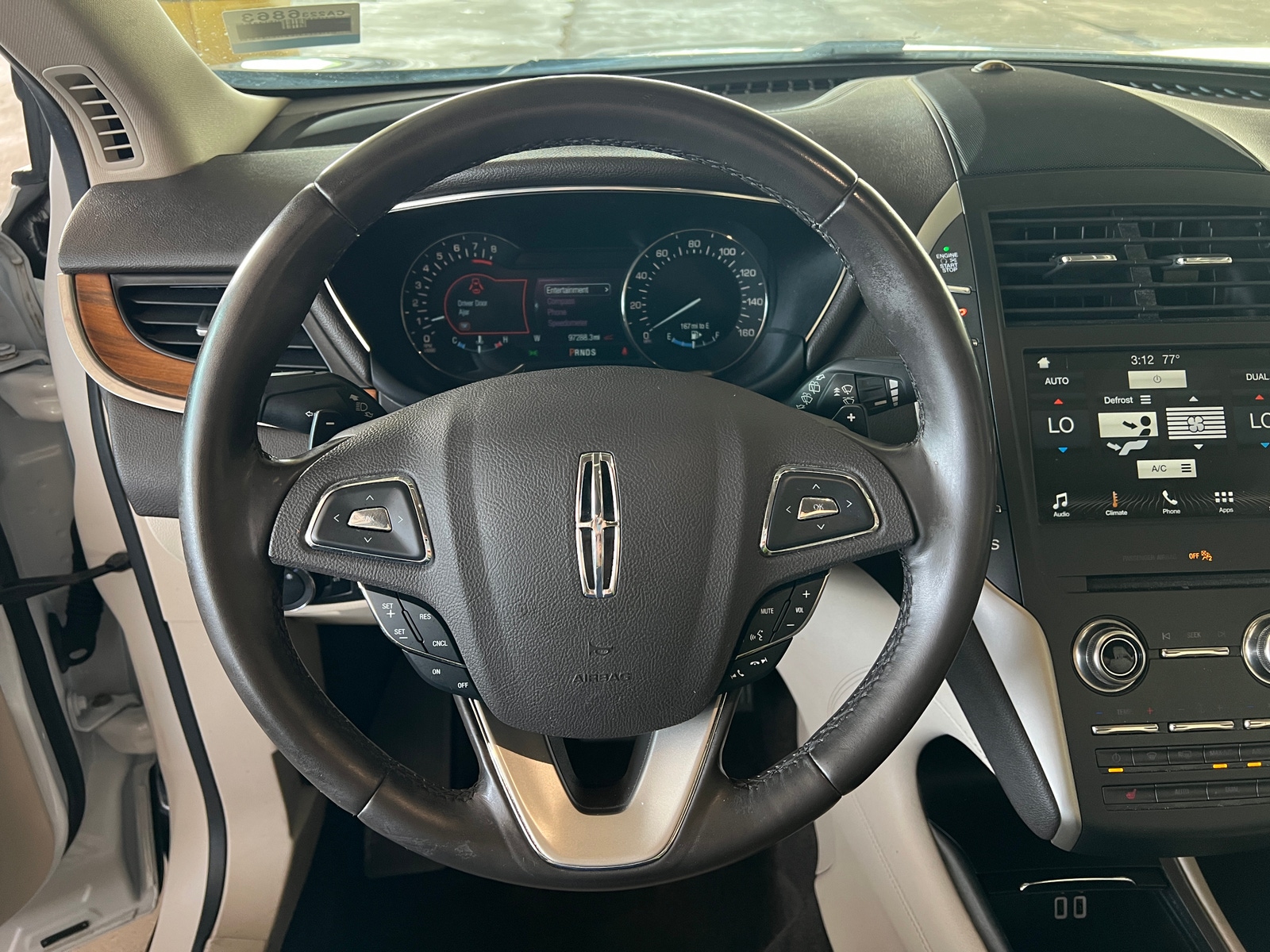 Thumbnail: 2017 Lincoln MKC - 4