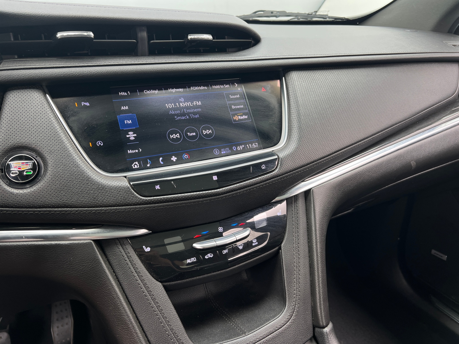 Thumbnail: 2020 Cadillac XT5 - 3