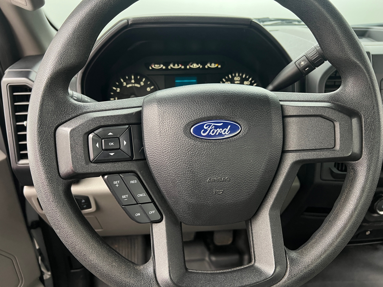 Thumbnail: 2019 Ford Econoline - 3