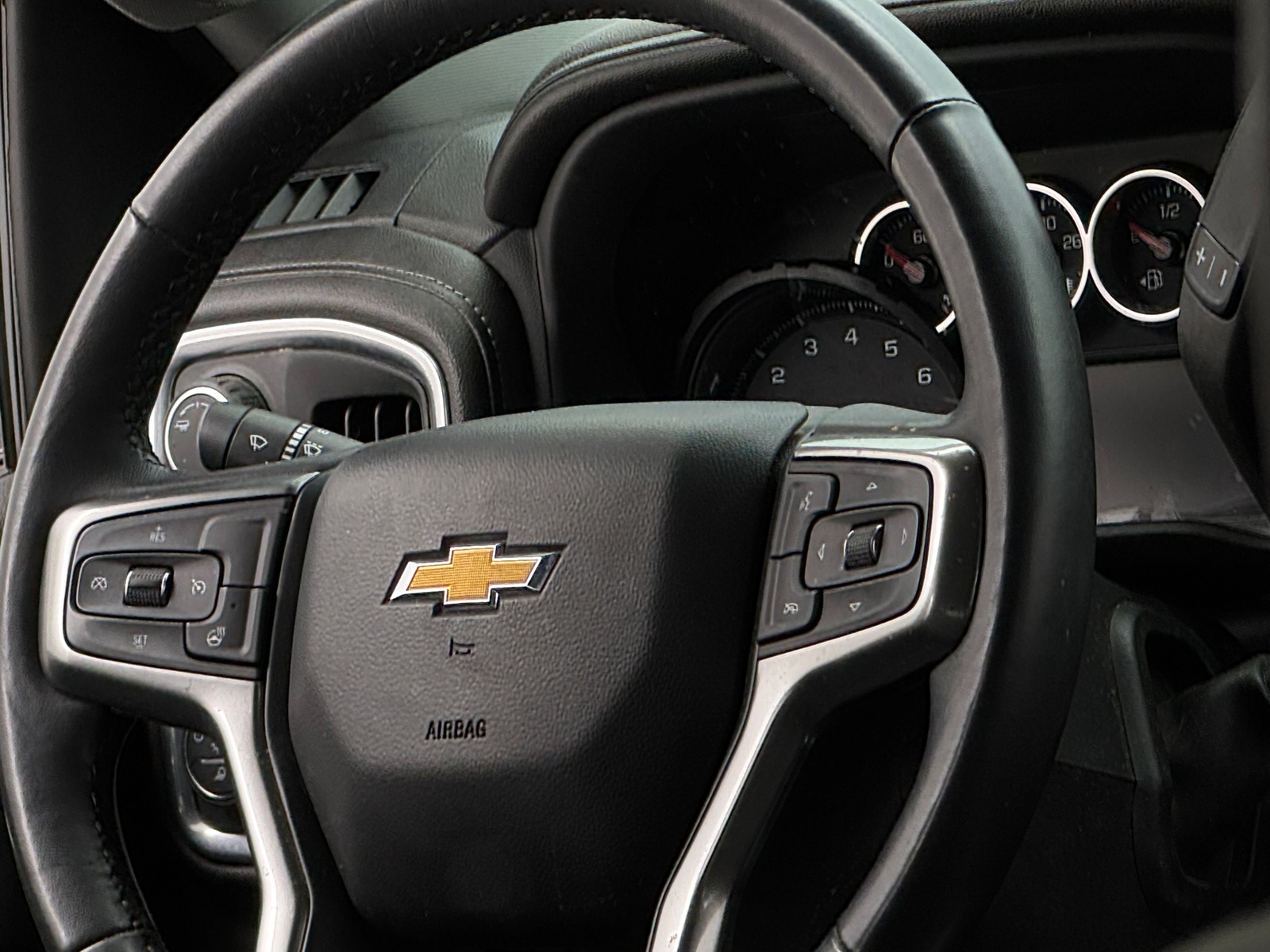 Thumbnail: 2022 Chevrolet Silverado 1500 - 4