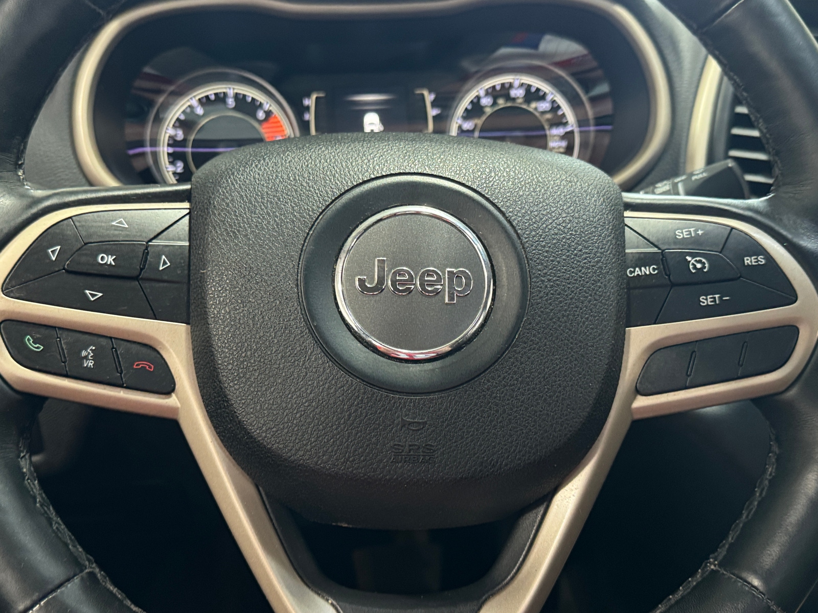 Thumbnail: 2017 Jeep Cherokee - 5