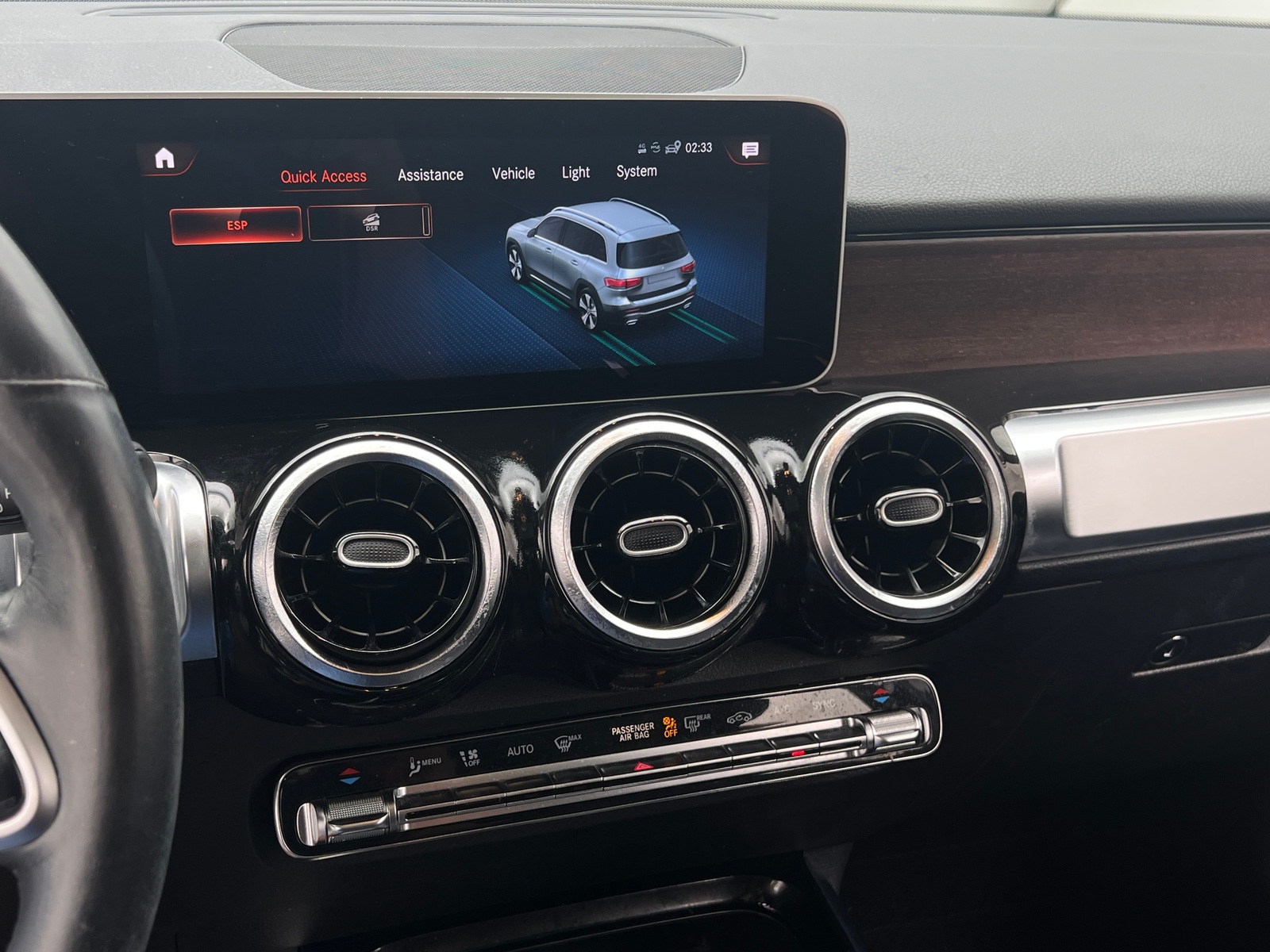 Thumbnail: 2020 Mercedes-Benz GLB - 3