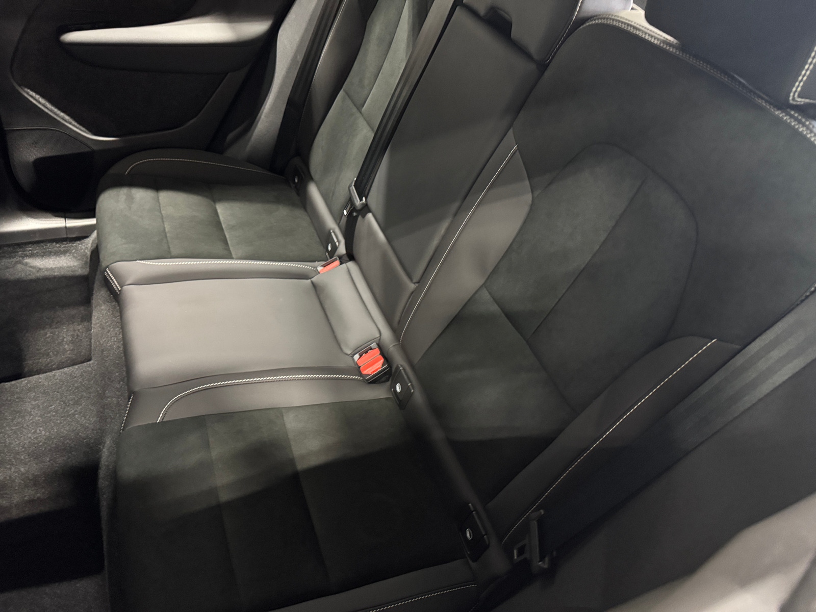 Thumbnail: 2024 Volvo XC40 - 5