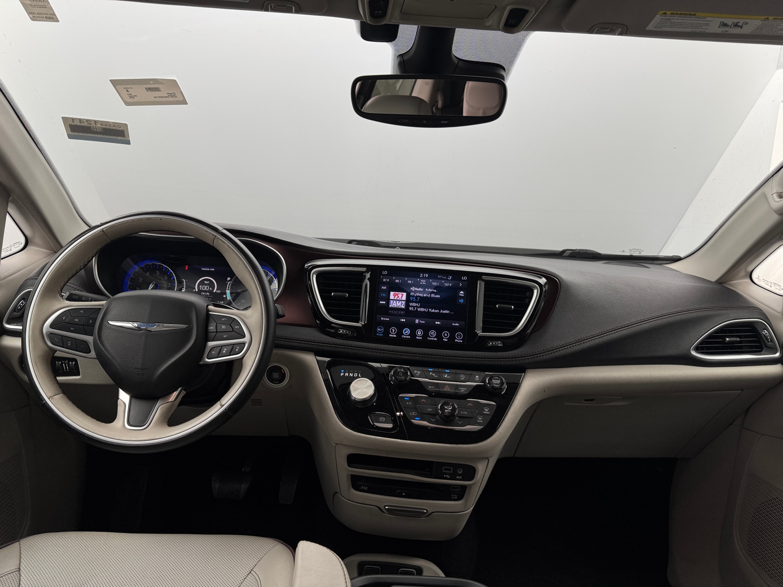 Thumbnail: 2018 Chrysler Pacifica - 3