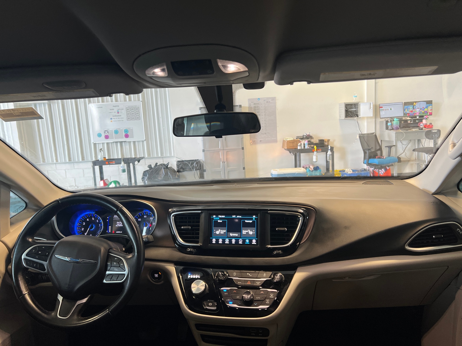 Thumbnail: 2018 Chrysler Pacifica - 2