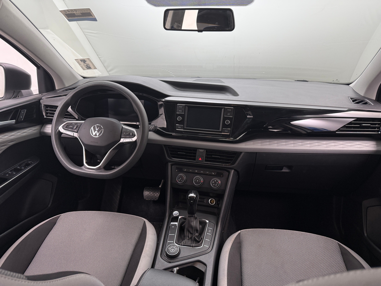 Thumbnail: 2022 Volkswagen Taos - 3