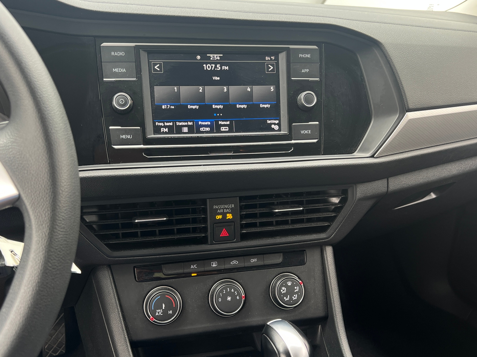 Thumbnail: 2021 Volkswagen Jetta - 4