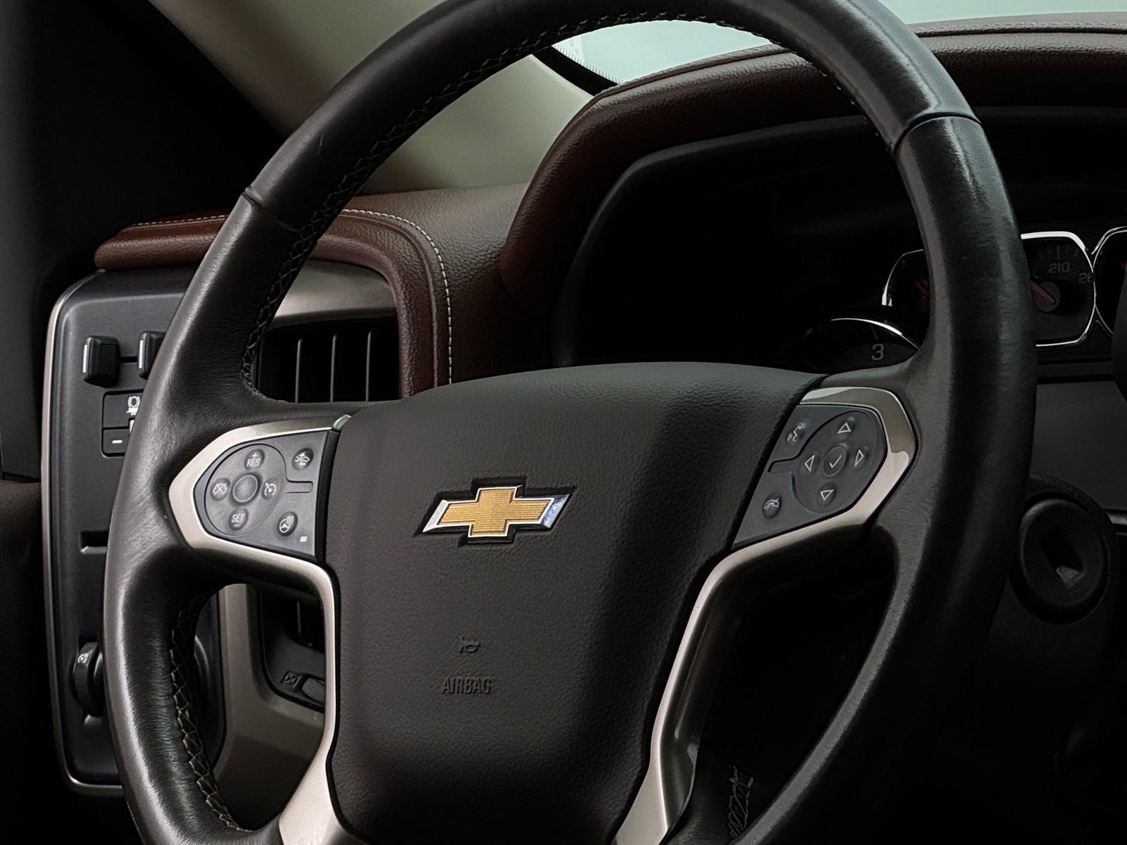 Thumbnail: 2016 Chevrolet Silverado 1500 - 4