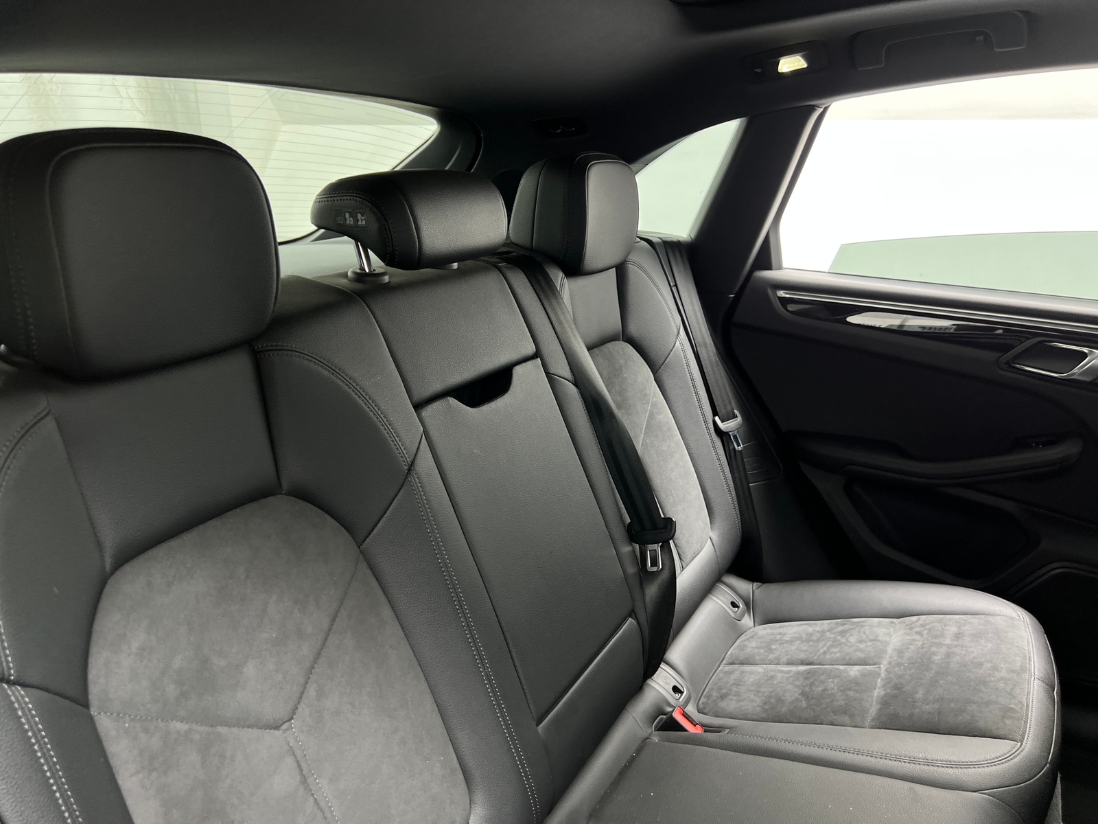 Thumbnail: 2018 Porsche Macan - 6