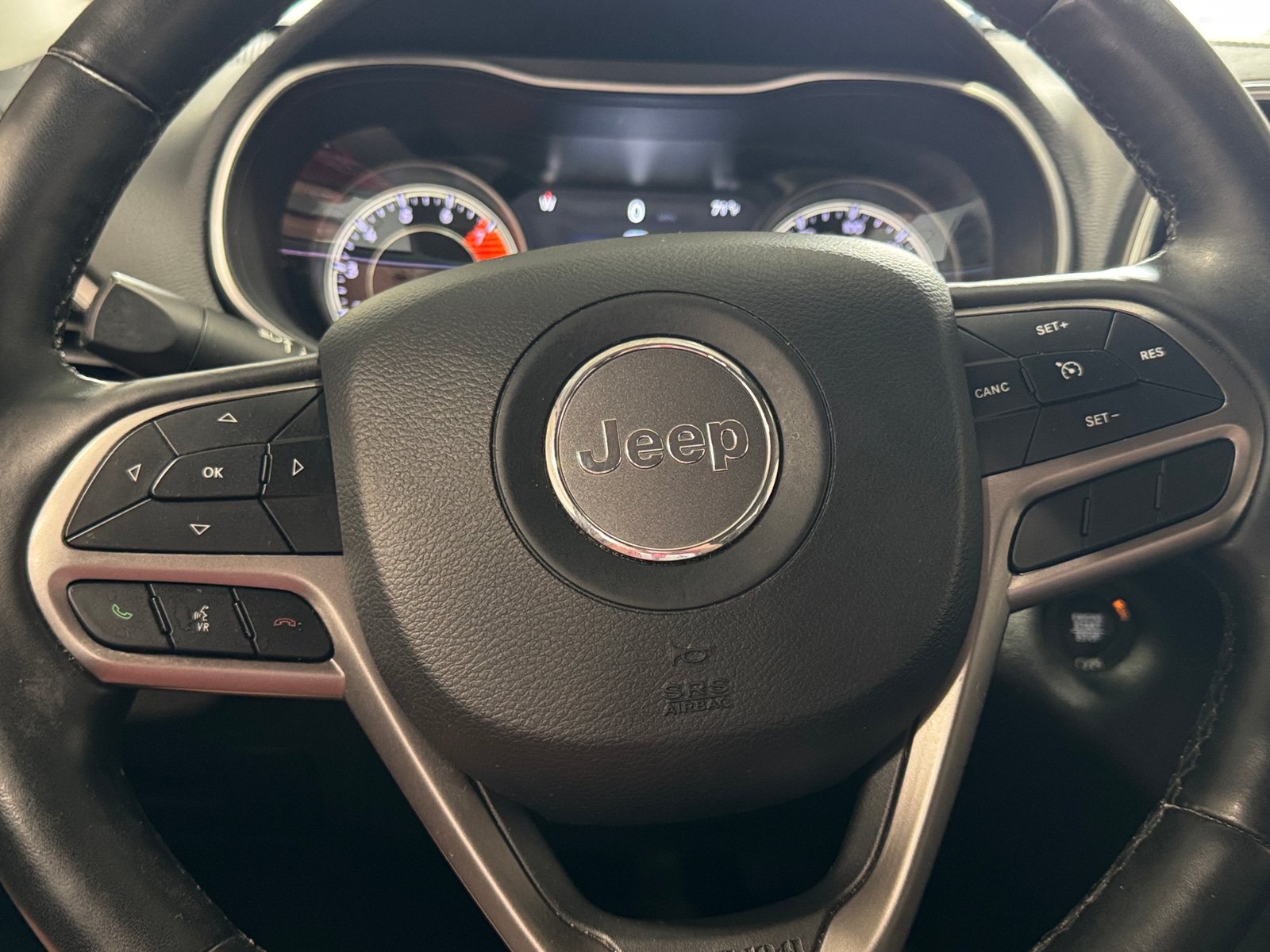 Thumbnail: 2019 Jeep Cherokee - 4