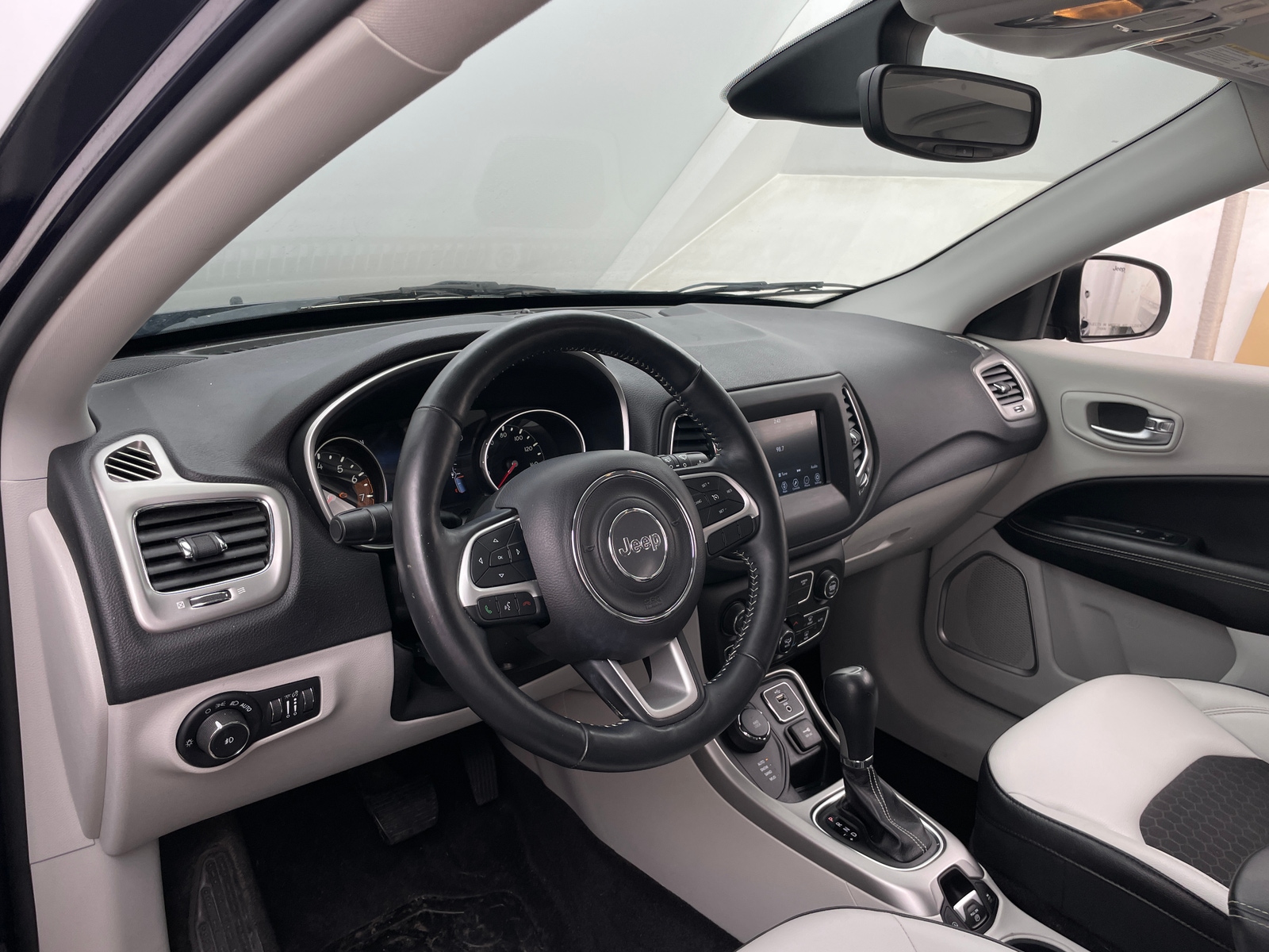 Thumbnail: 2018 Jeep Compass - 3