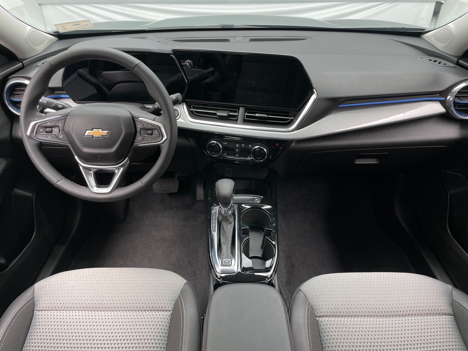 Thumbnail: 2024 Chevrolet Trax - 3