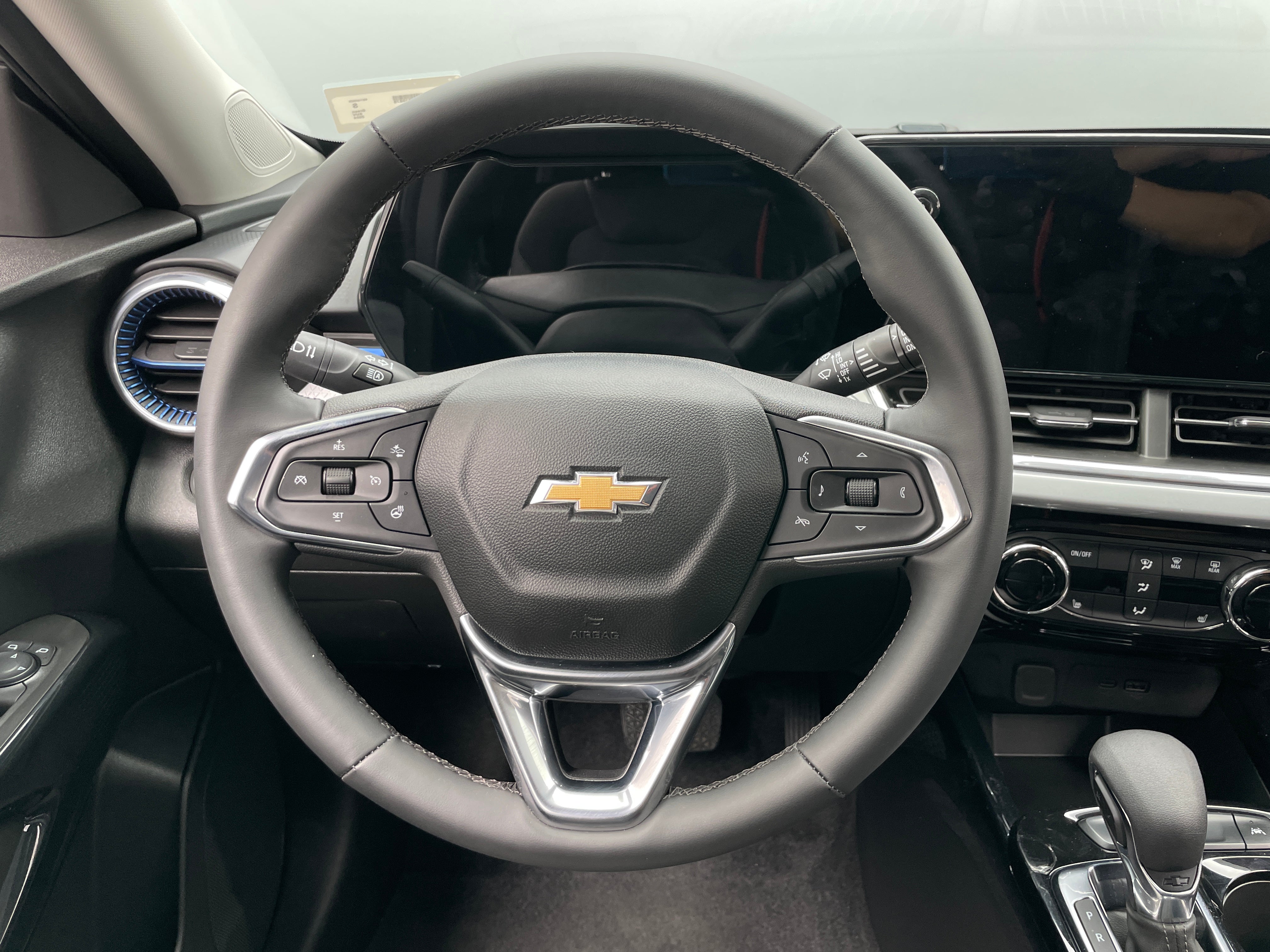 Image of 2024 Chevrolet Trax LT