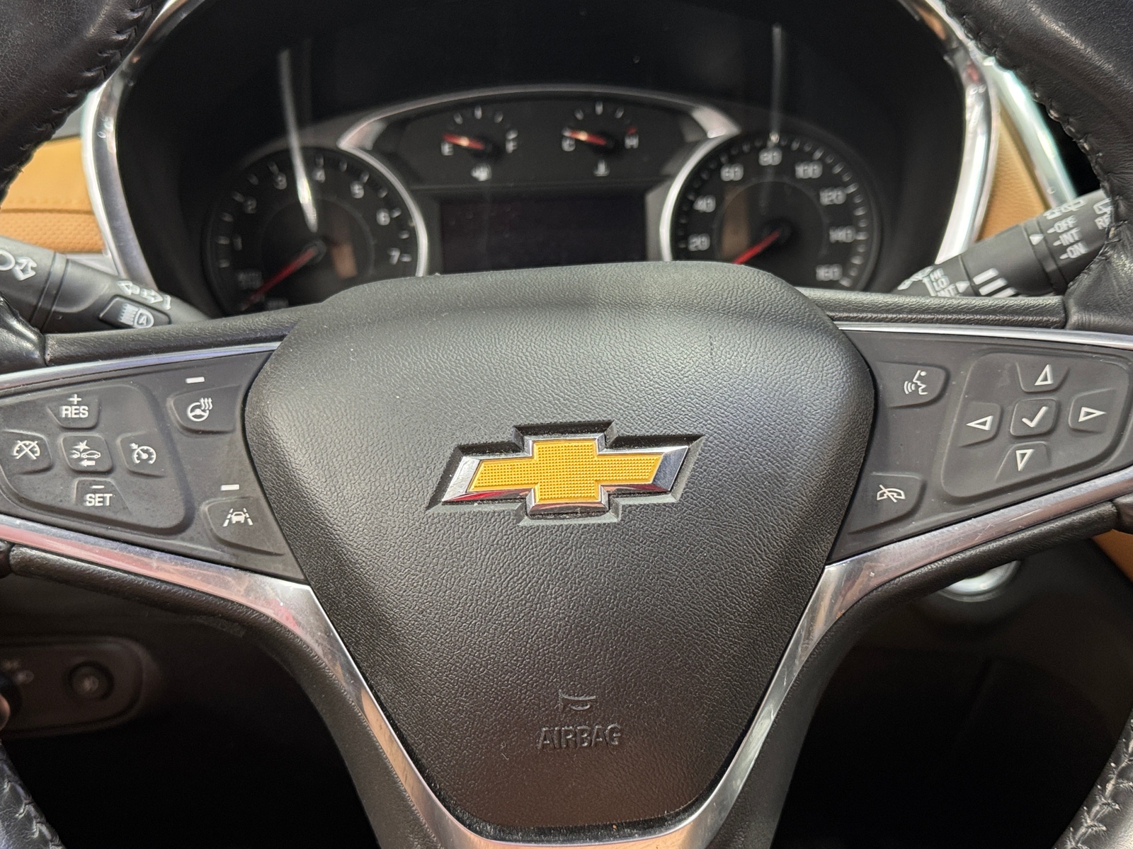 Thumbnail: 2018 Chevrolet Equinox - 4