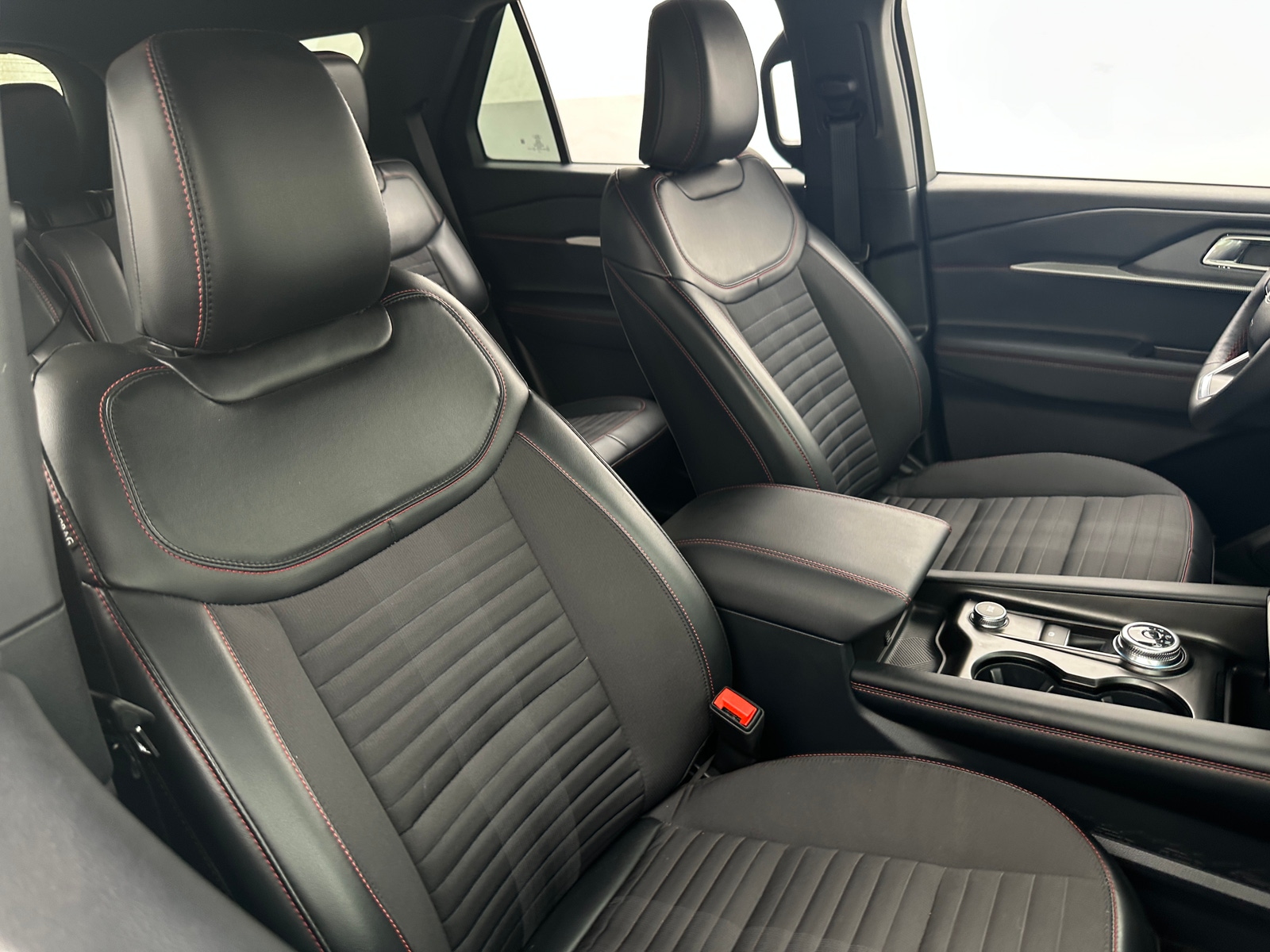 Thumbnail: 2025 Ford Explorer - 2