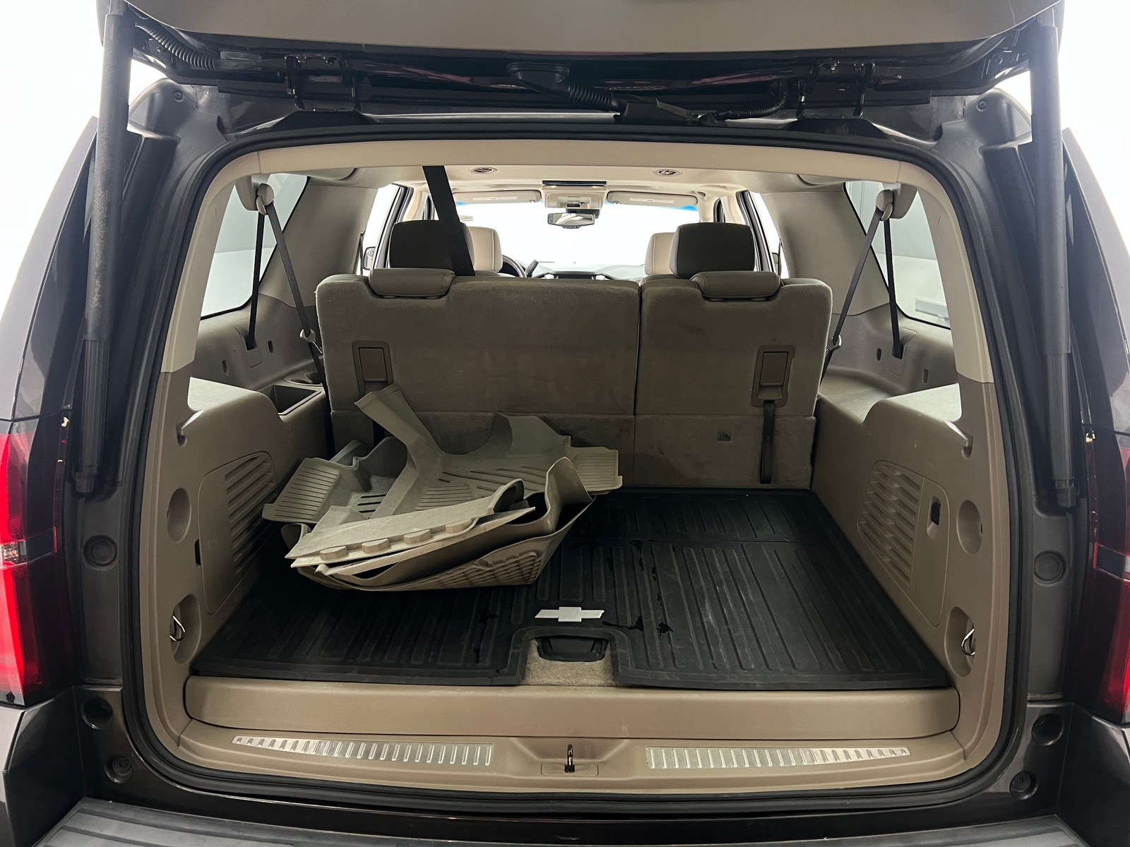 Thumbnail: 2017 Chevrolet Suburban - 6