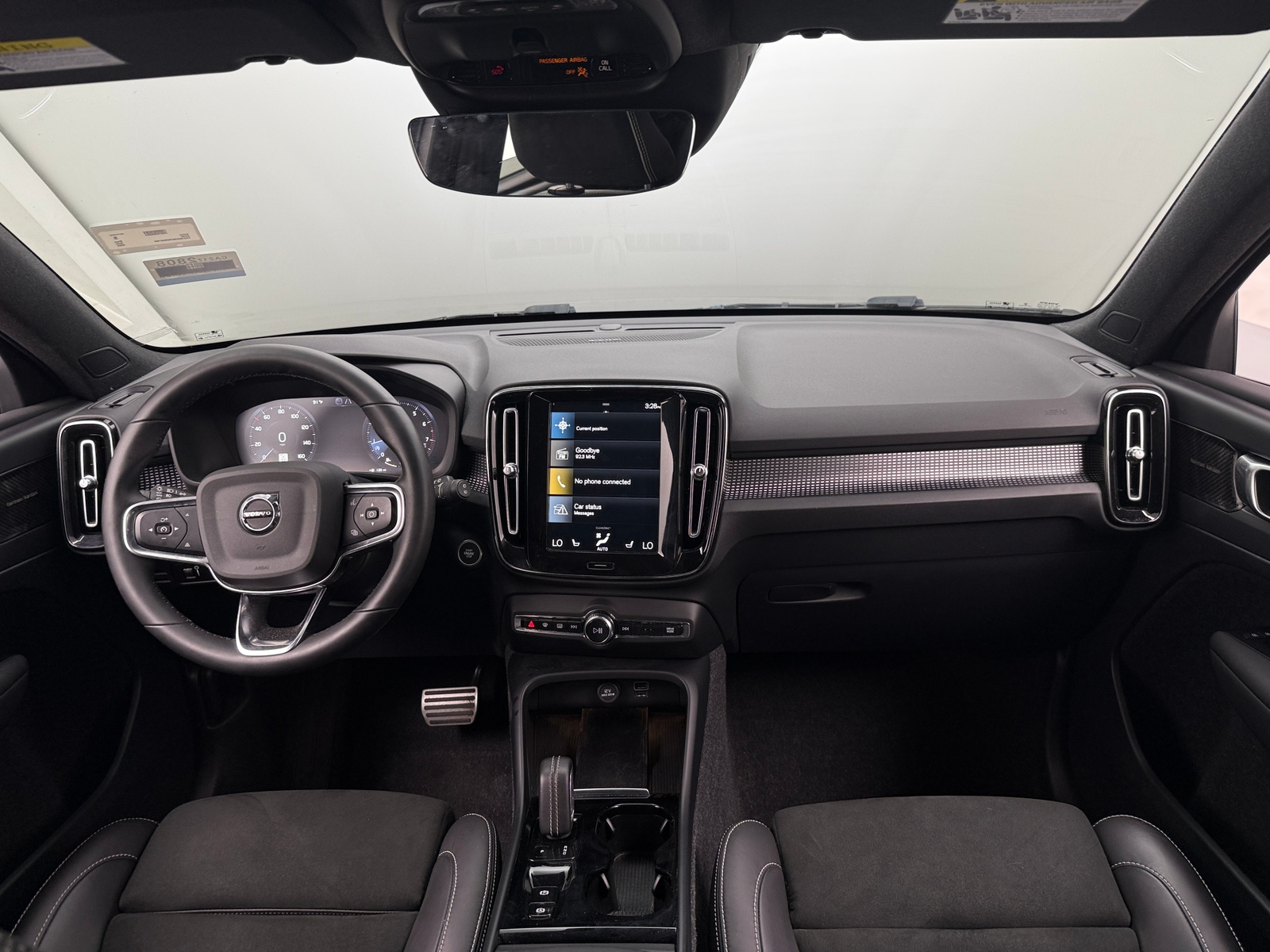 Thumbnail: 2022 Volvo XC40 - 2