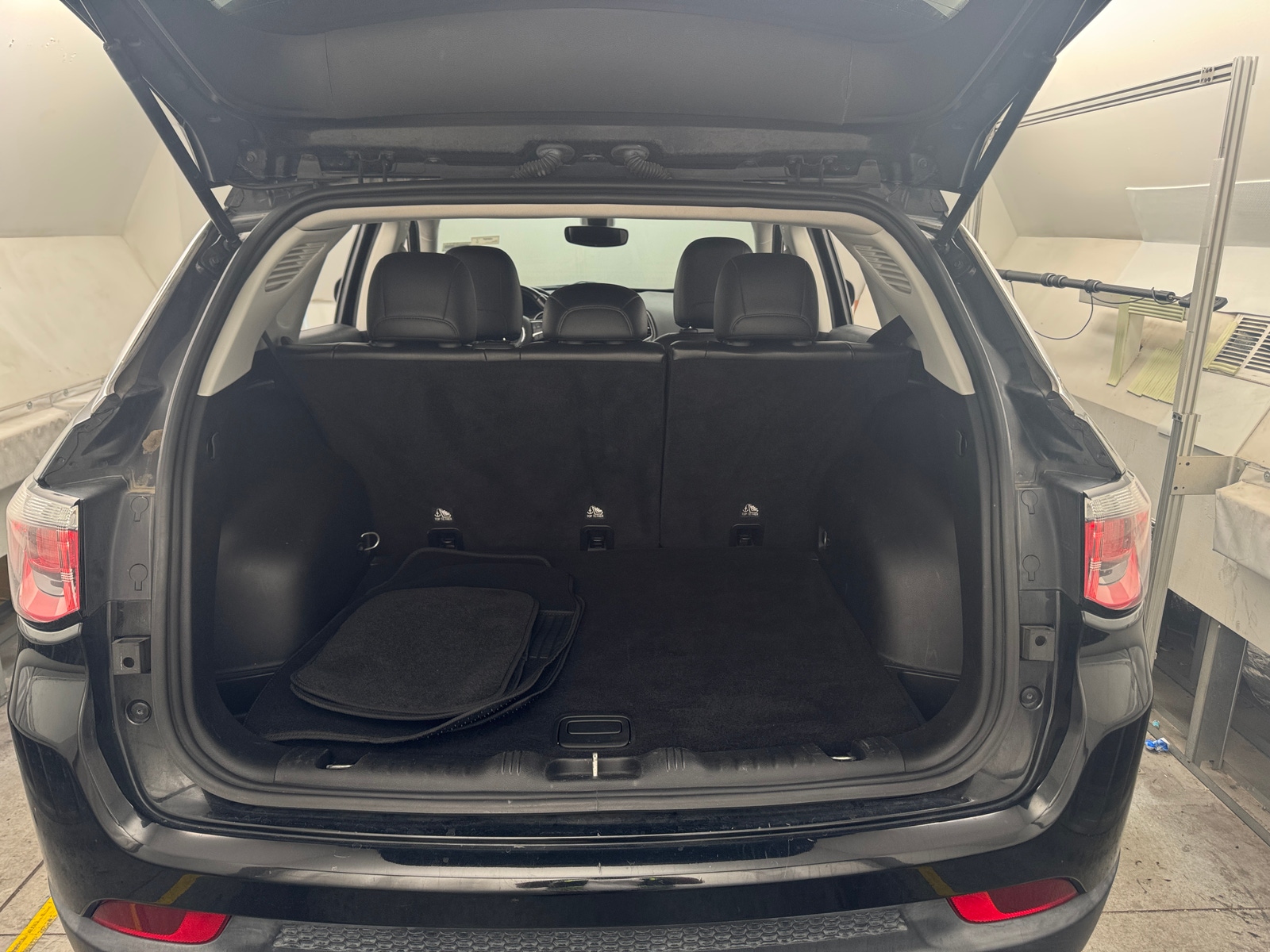 Thumbnail: 2018 Jeep Compass - 6