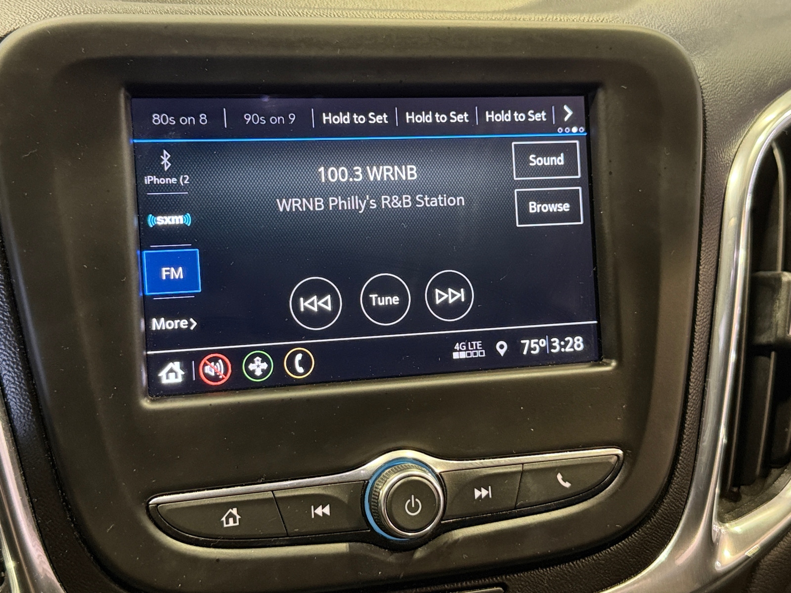 Thumbnail: 2019 Chevrolet Equinox - 4