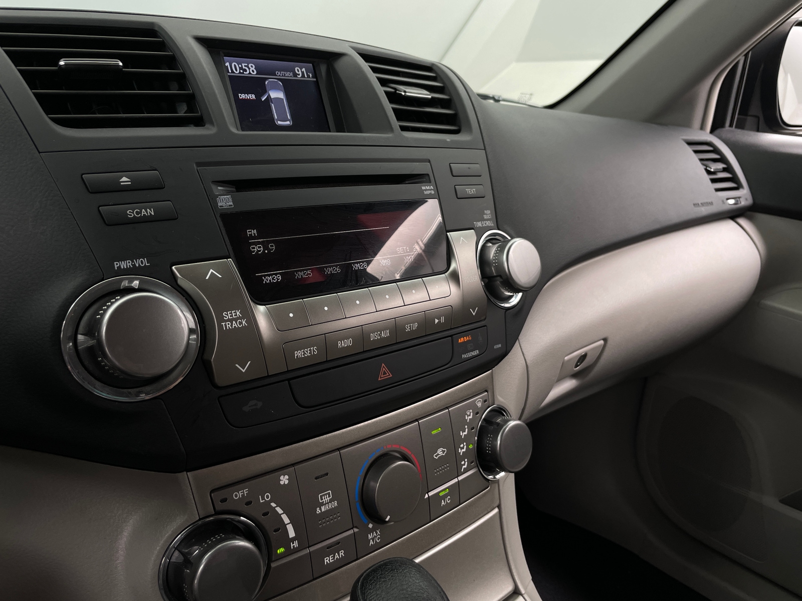 Thumbnail: 2012 Toyota Highlander - 4