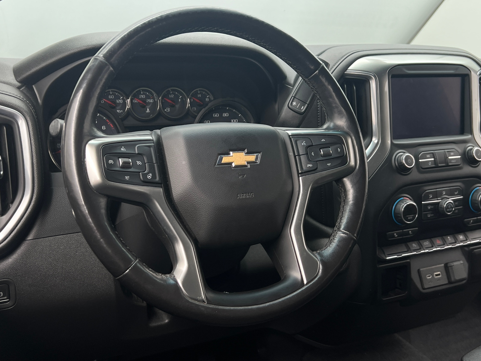 Thumbnail: 2019 Chevrolet Silverado 1500 - 5