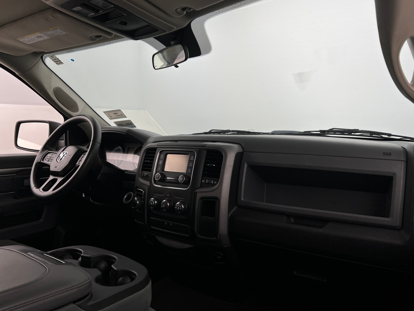 Thumbnail: 2019 RAM 1500 Classic - 3