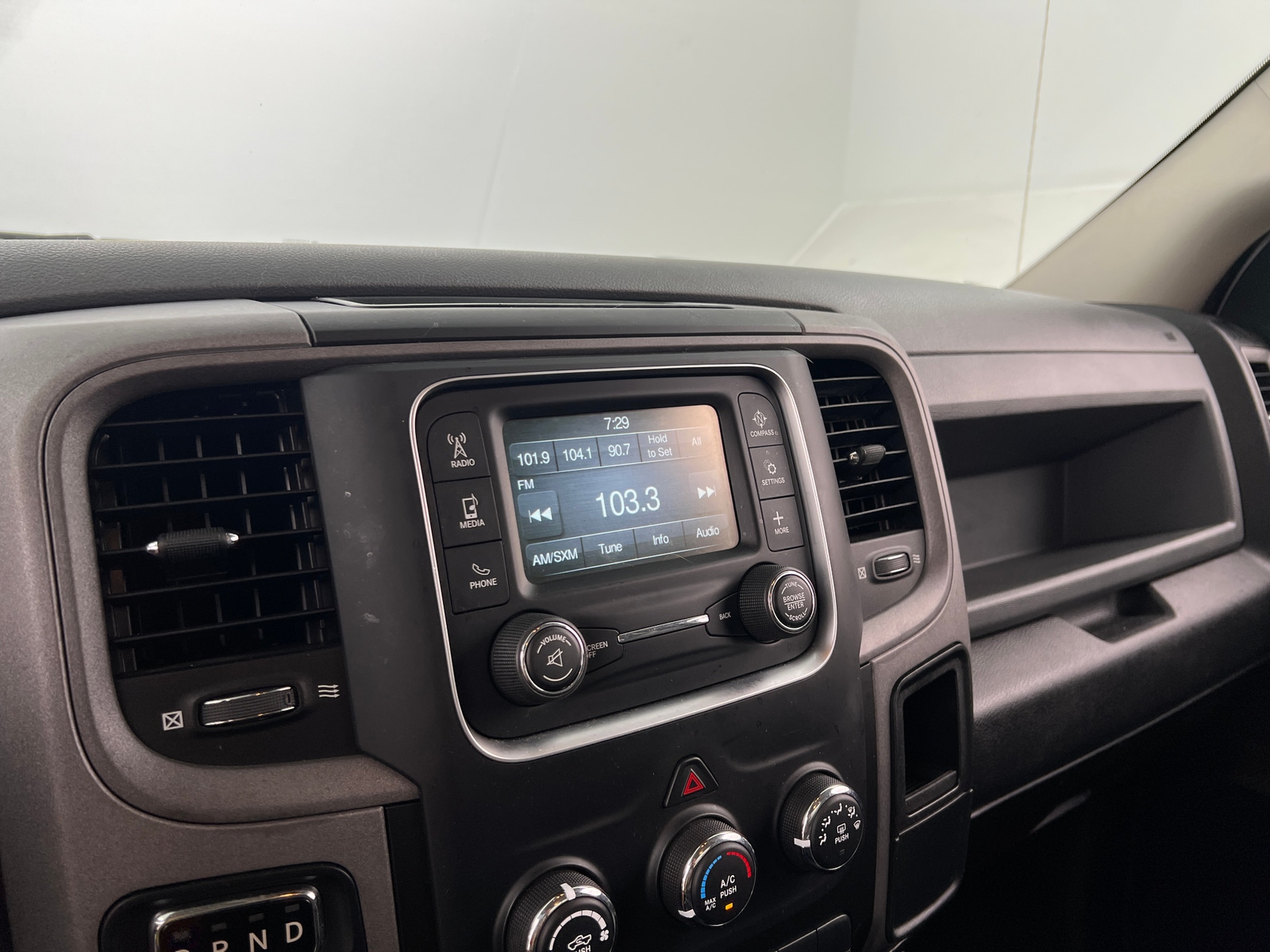 Thumbnail: 2019 RAM 1500 Classic - 4