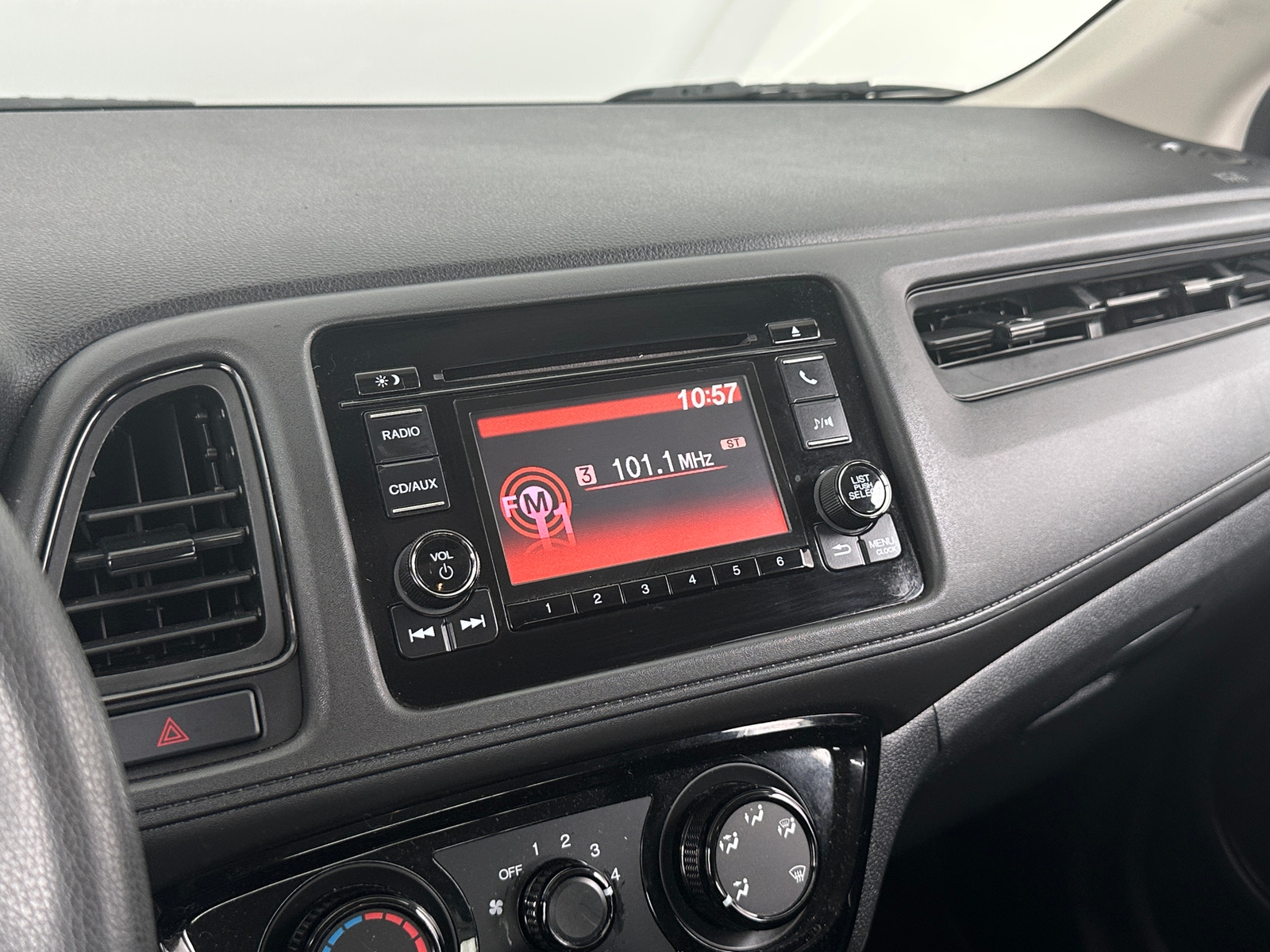 Thumbnail: 2017 Honda HR-V - 4