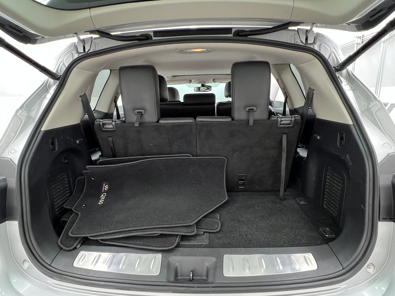Thumbnail: 2019 INFINITI QX60 - 6