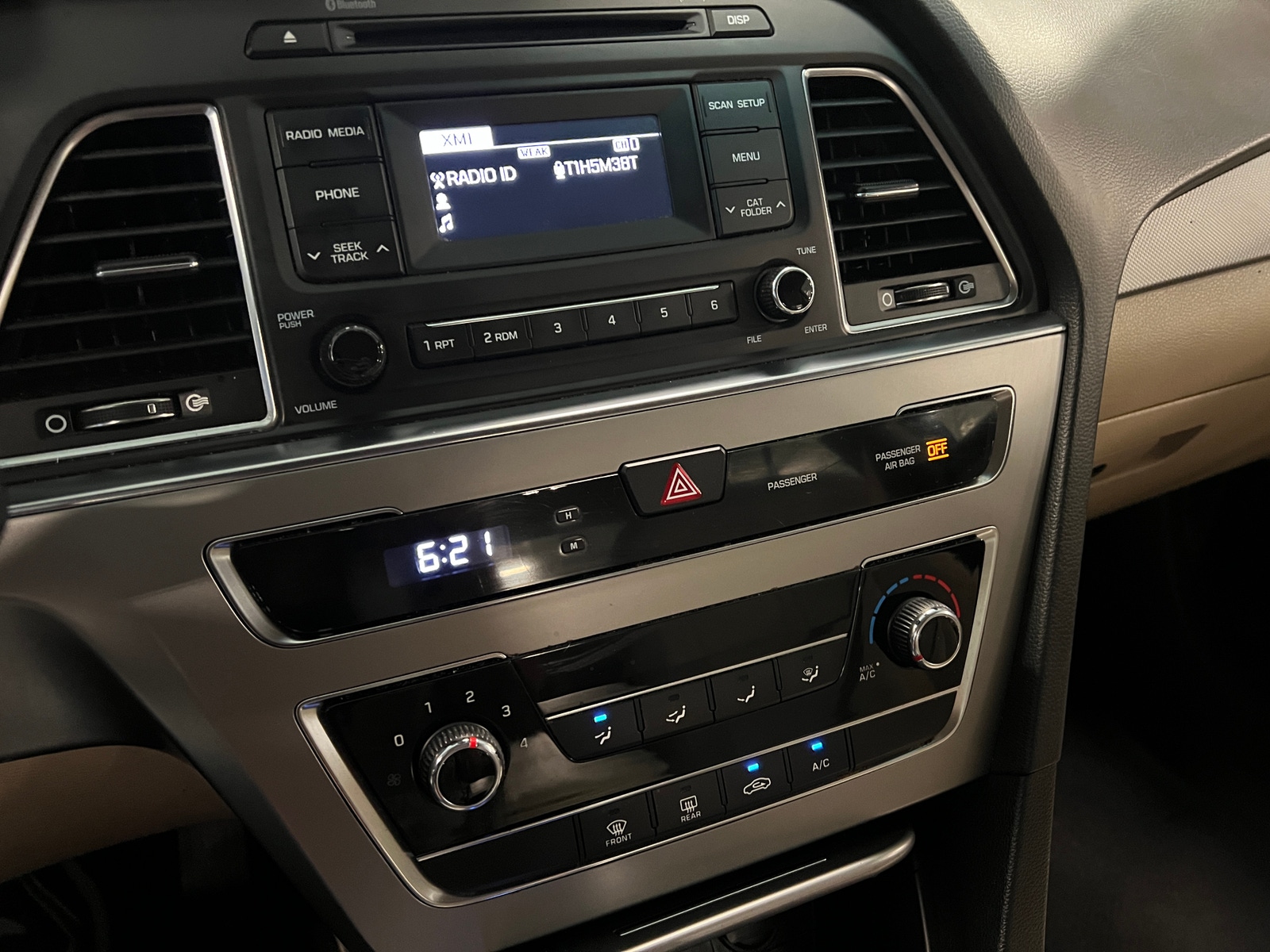 Thumbnail: 2017 Hyundai Sonata - 4