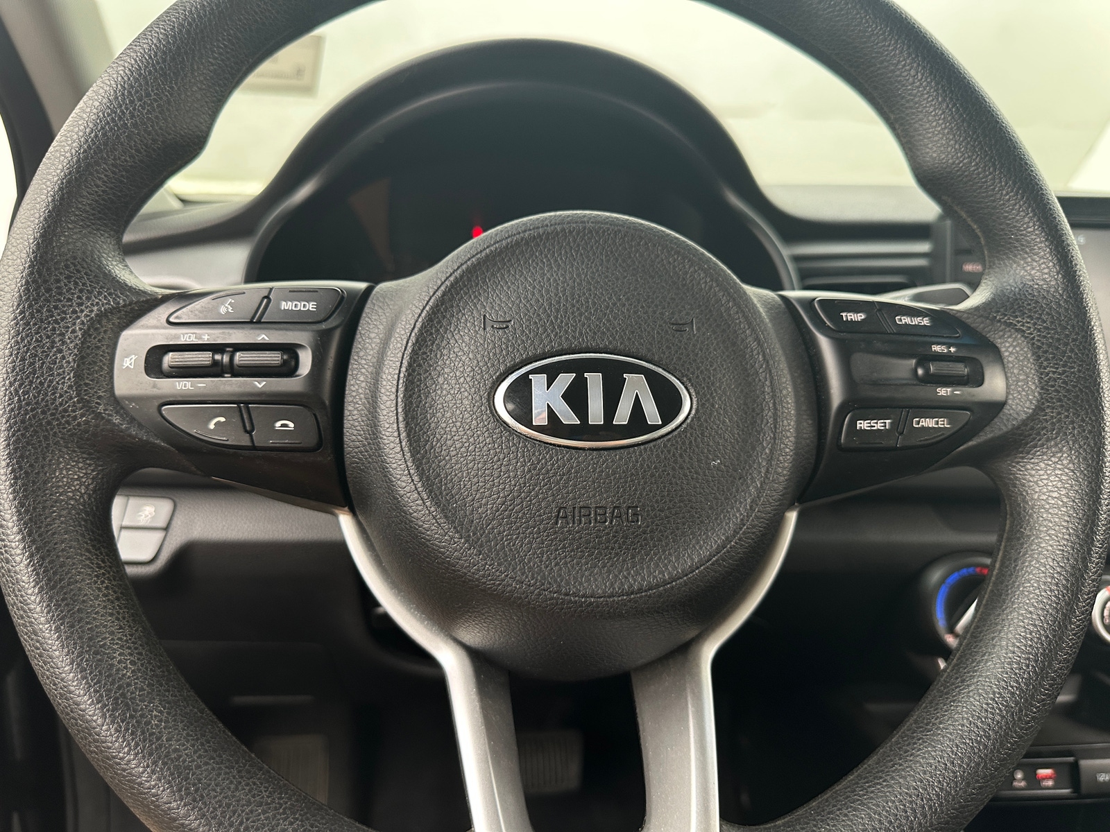 Thumbnail: 2019 Kia Rio - 5