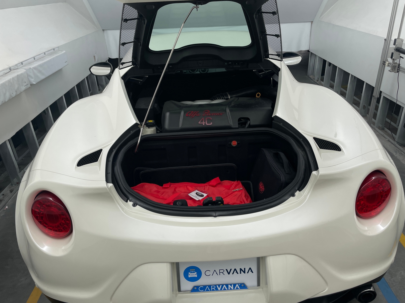 Thumbnail: 2015 Alfa Romeo 4C - 5