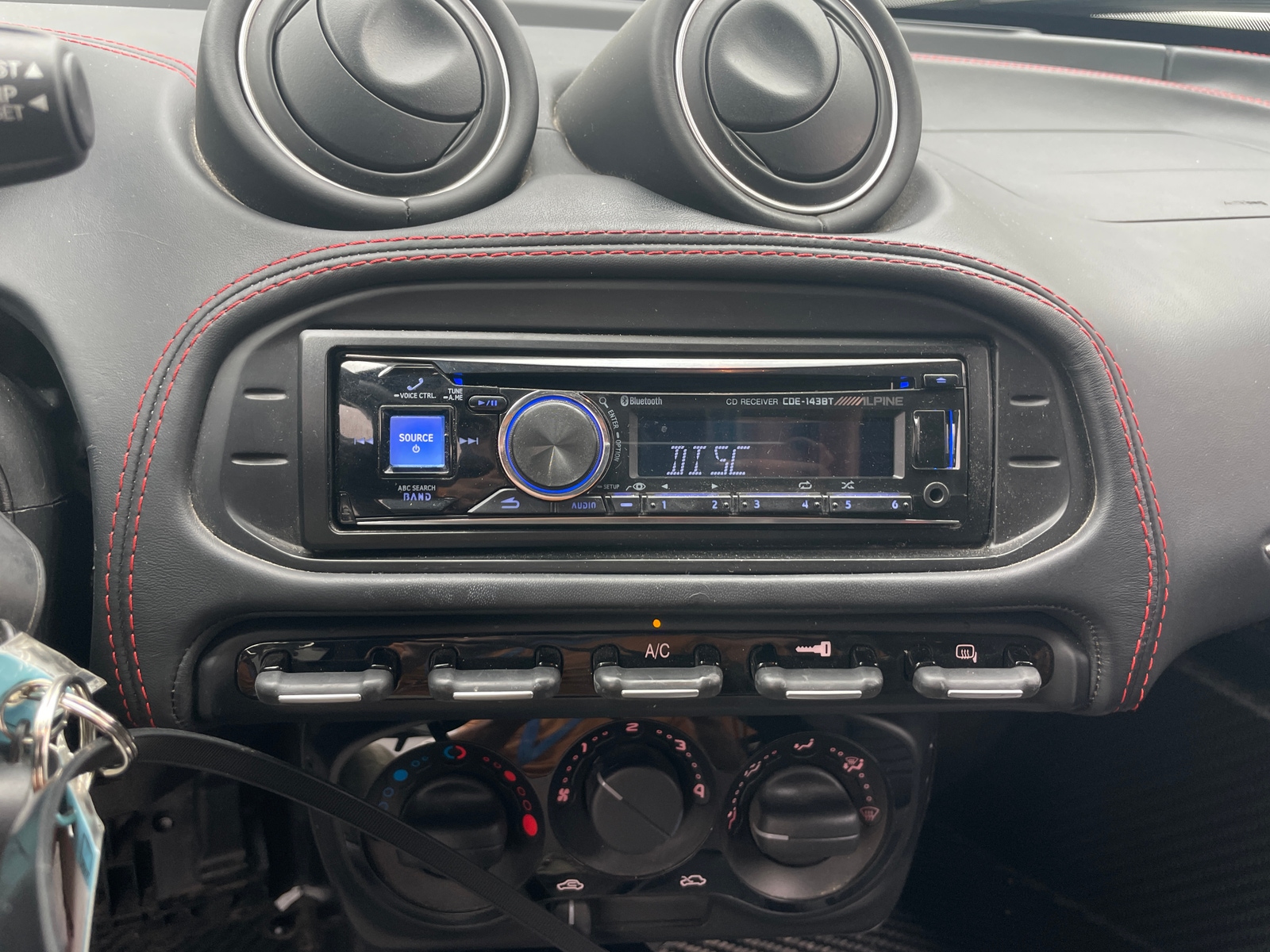 Thumbnail: 2015 Alfa Romeo 4C - 3