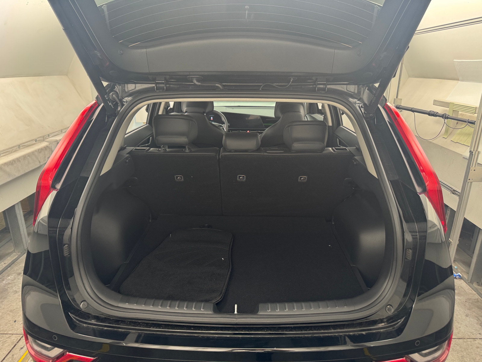 Thumbnail: 2023 Kia Niro - 6
