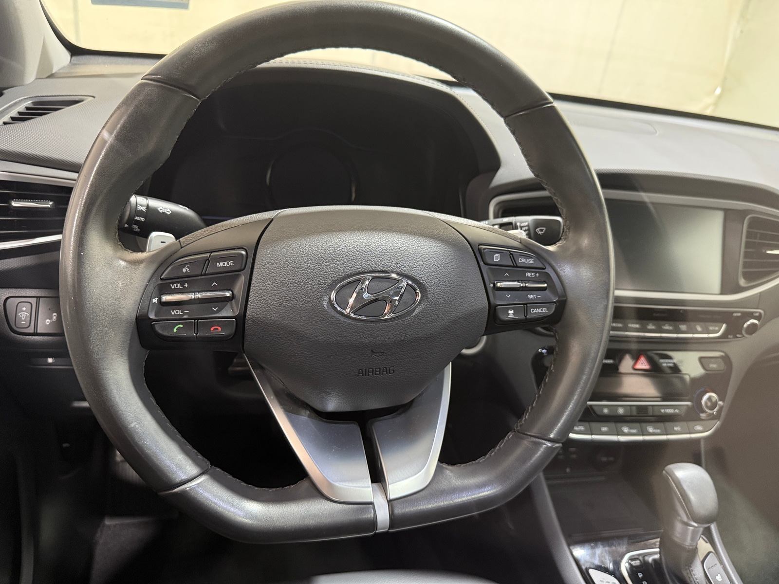 Thumbnail: 2018 Hyundai Ioniq - 4