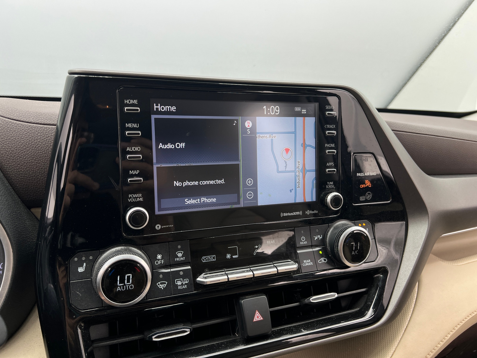 Thumbnail: 2022 Toyota Highlander - 3